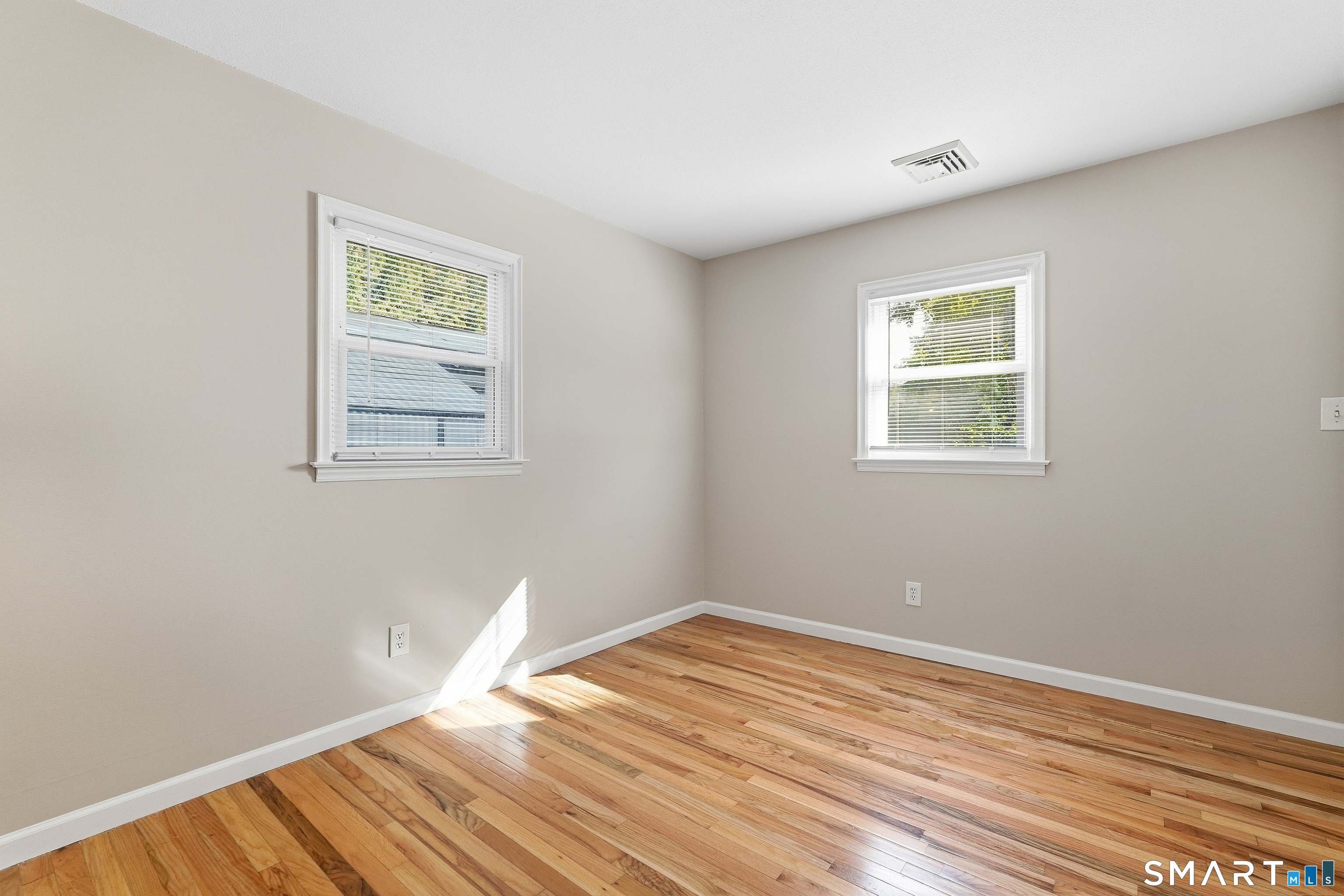 127 Wolcott Street Property Photo 23