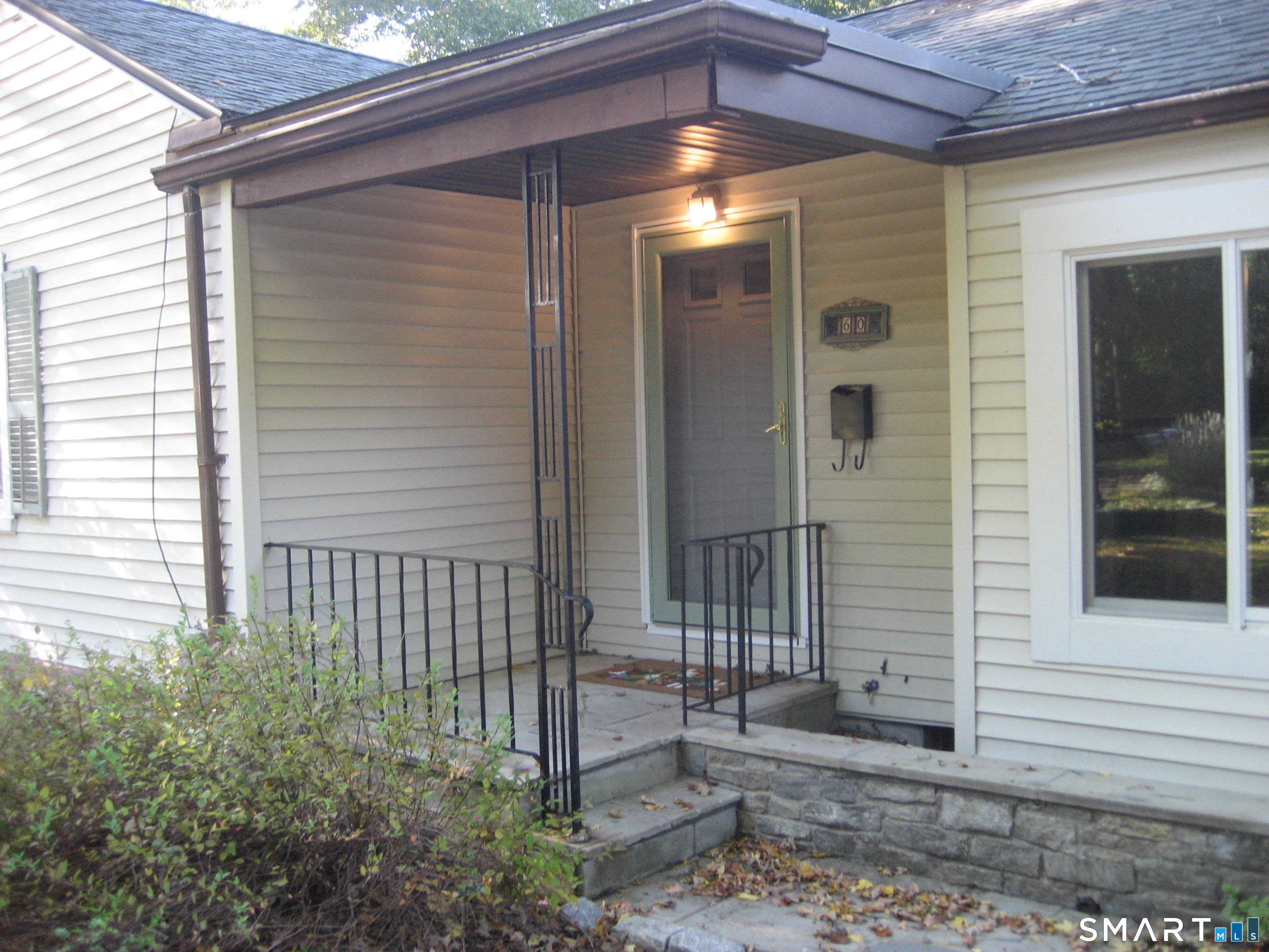 60 Mohegan Road Property Photo 3