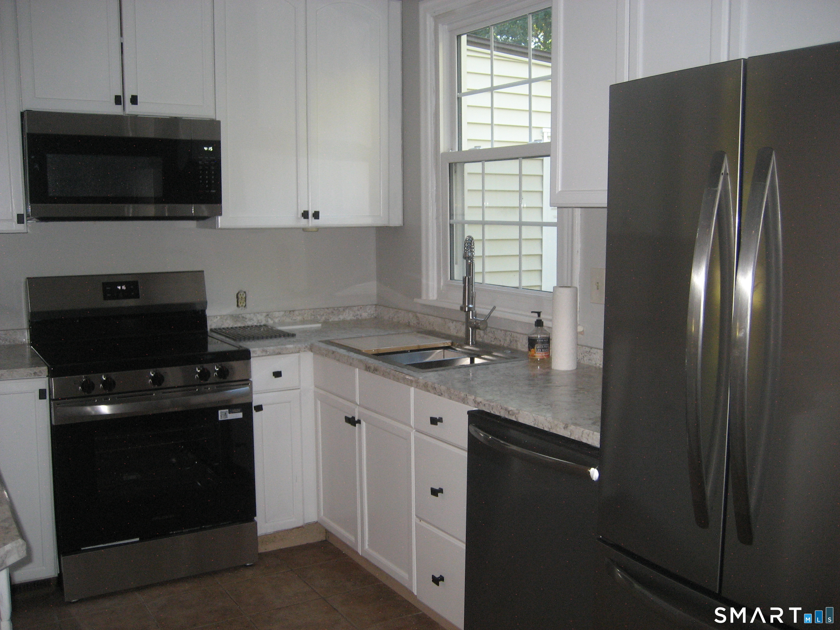 60 Mohegan Road Property Photo 9