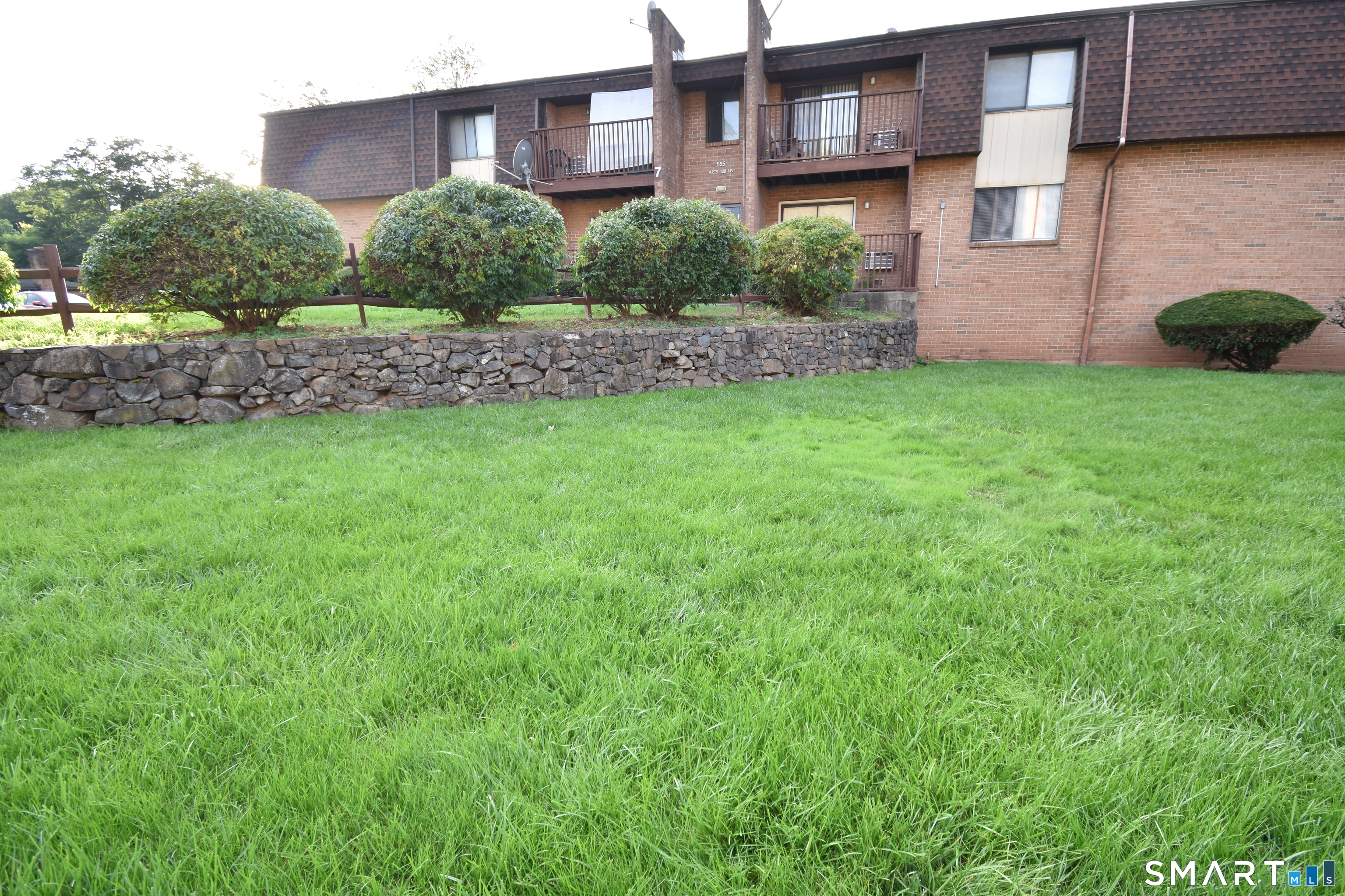 525 Crown 166 Street Property Photo 1