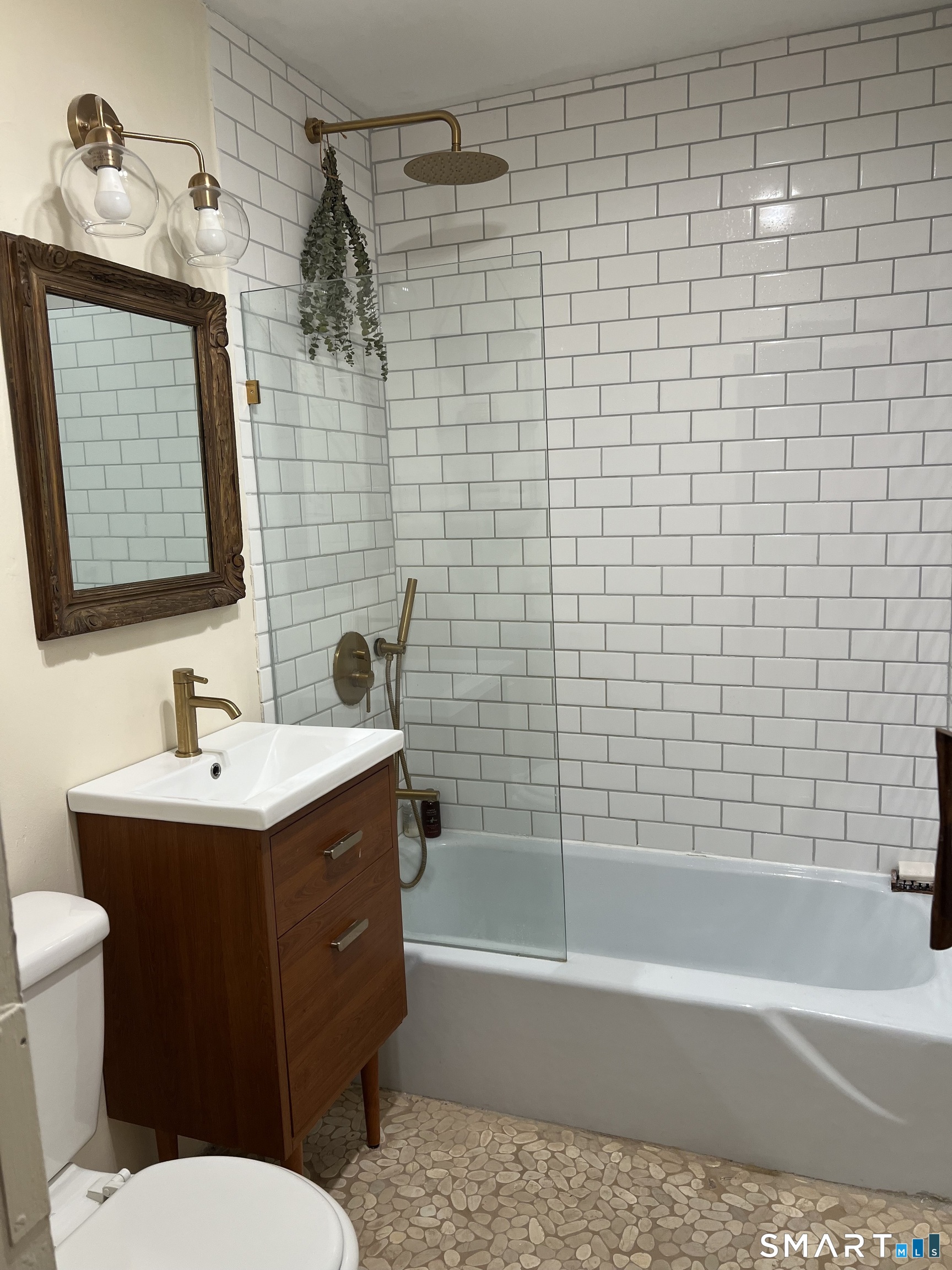 40 Owen E11 Street Property Photo 16