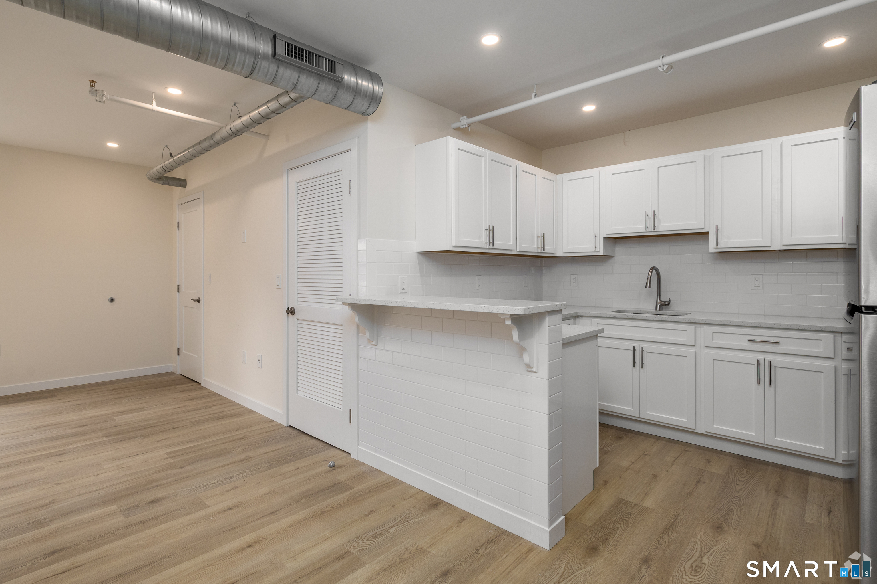 584 Main A Street Property Photo 1