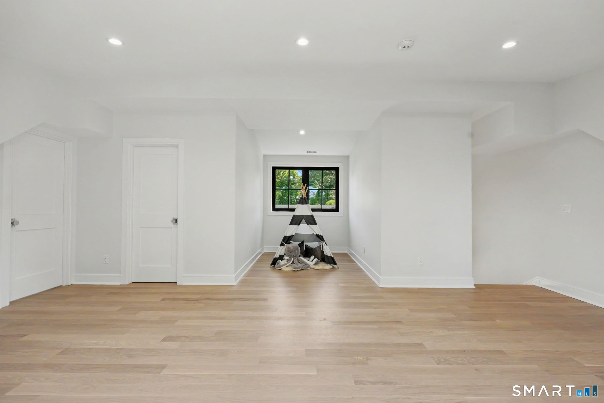 8 Somerset Lane Property Photo 27