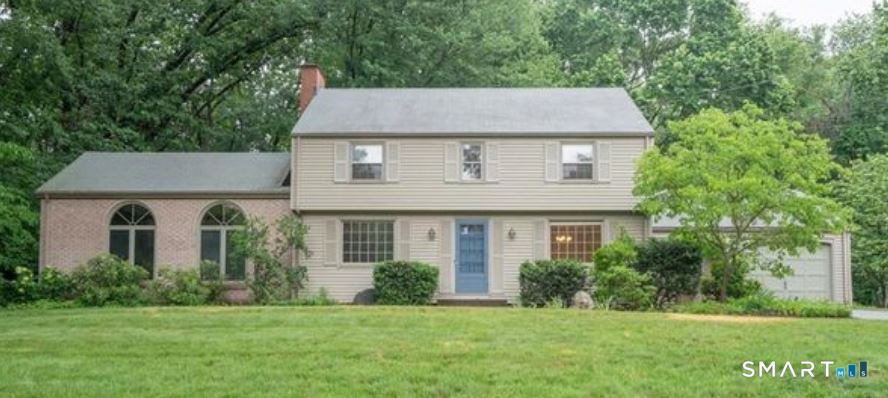 62 Buttonball Lane Property Photo 1