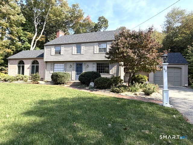 62 Buttonball Lane Property Photo 3