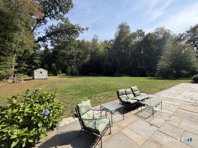 62 Buttonball Lane Property Photo 9
