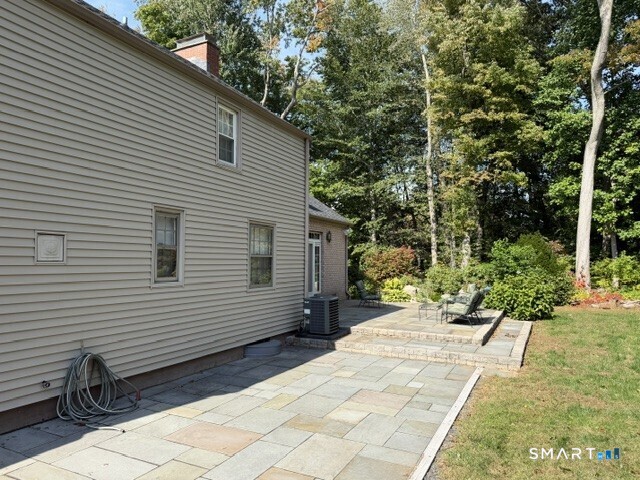 62 Buttonball Lane Property Photo 10