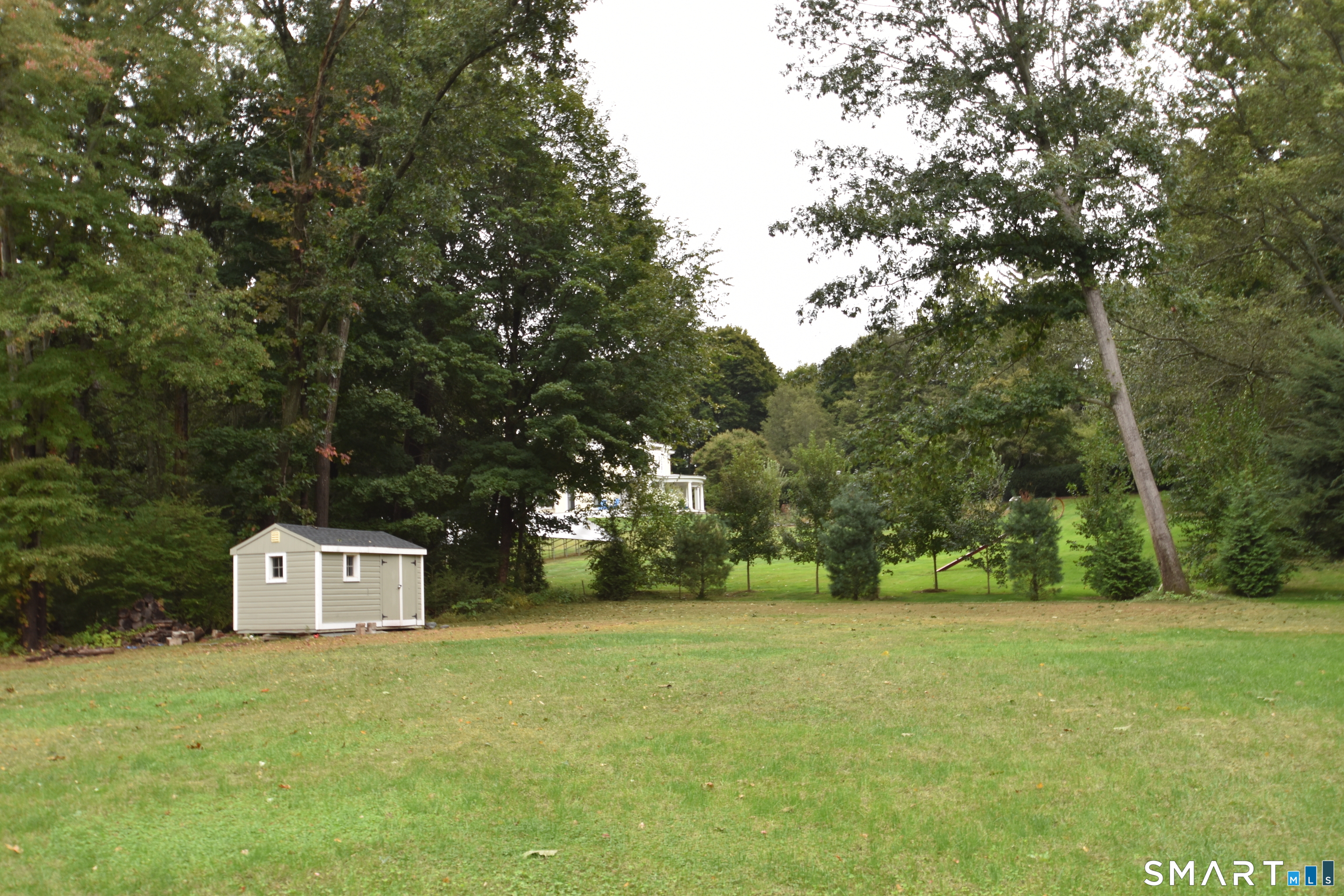 62 Buttonball Lane Property Photo 13