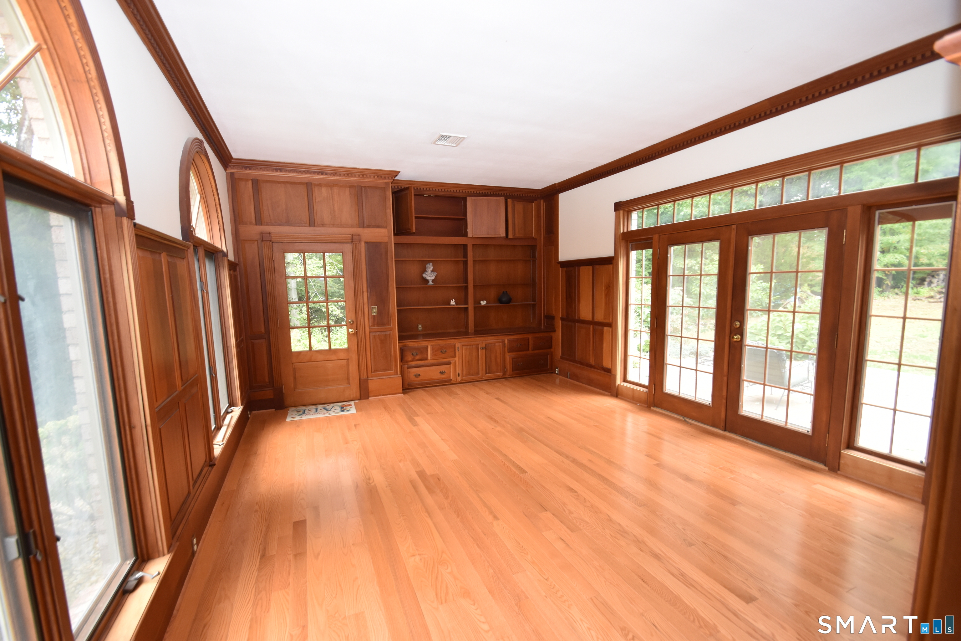 62 Buttonball Lane Property Photo 19