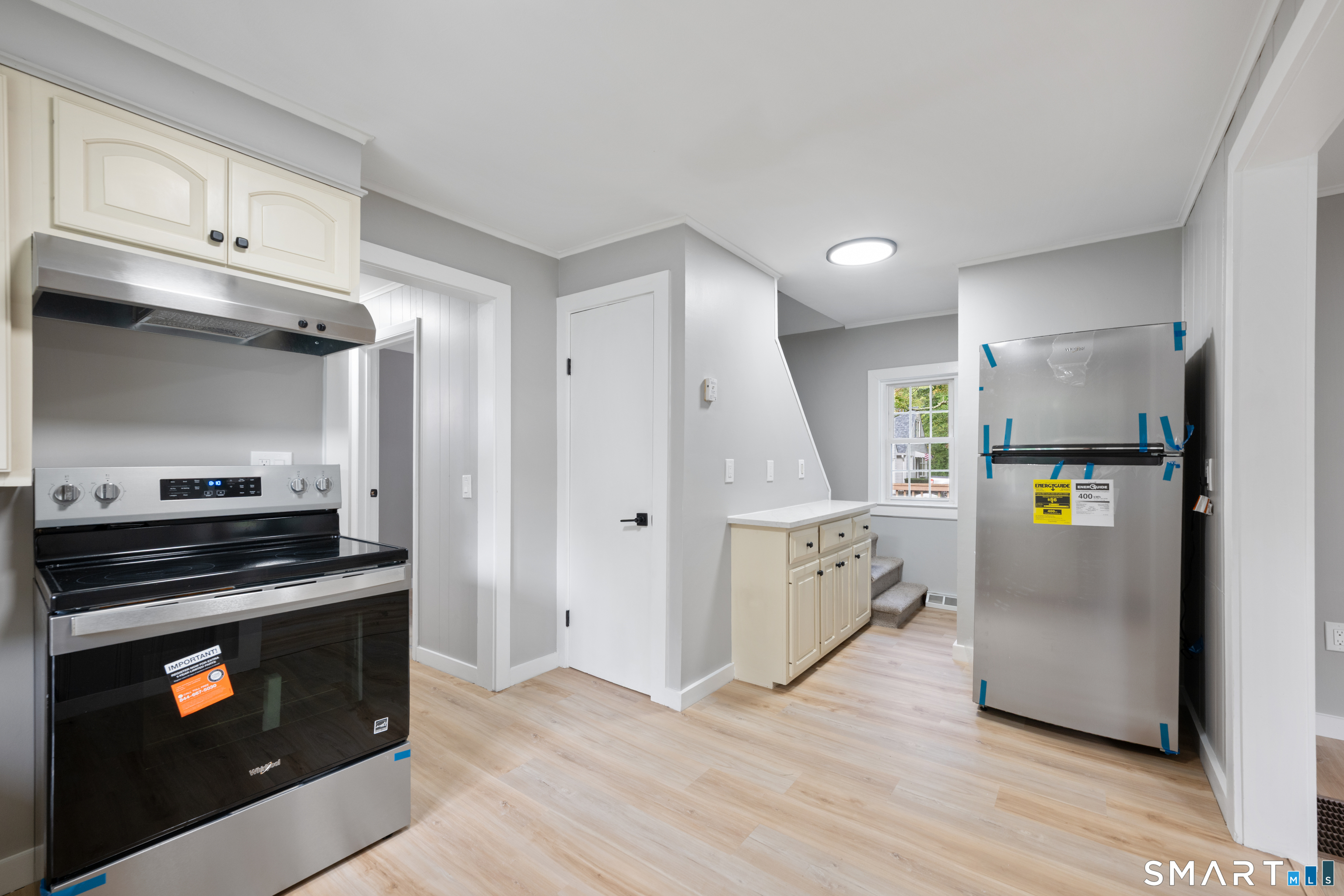 8 Hillside Road Property Photo 7