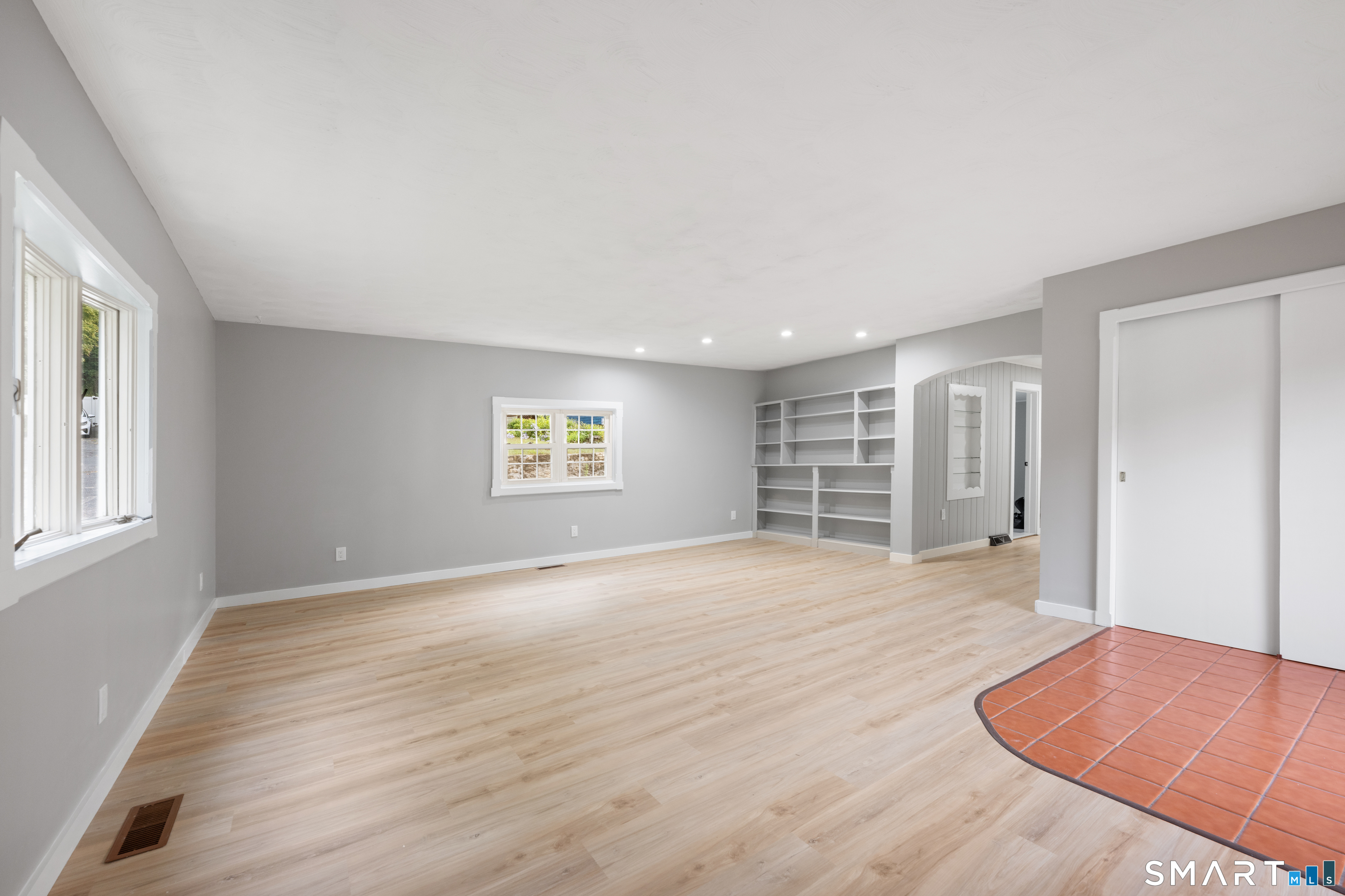 8 Hillside Road Property Photo 12