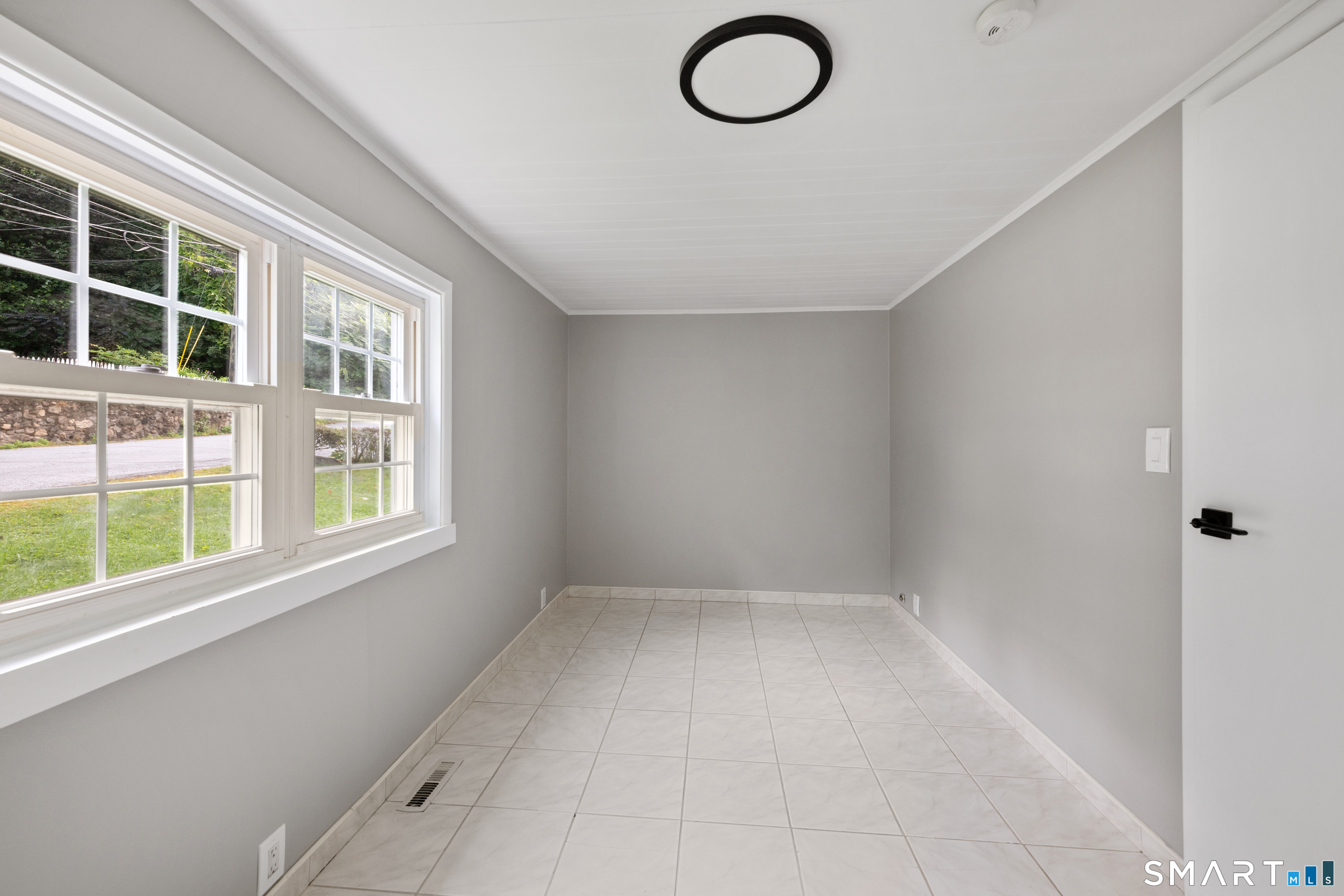 8 Hillside Road Property Photo 14