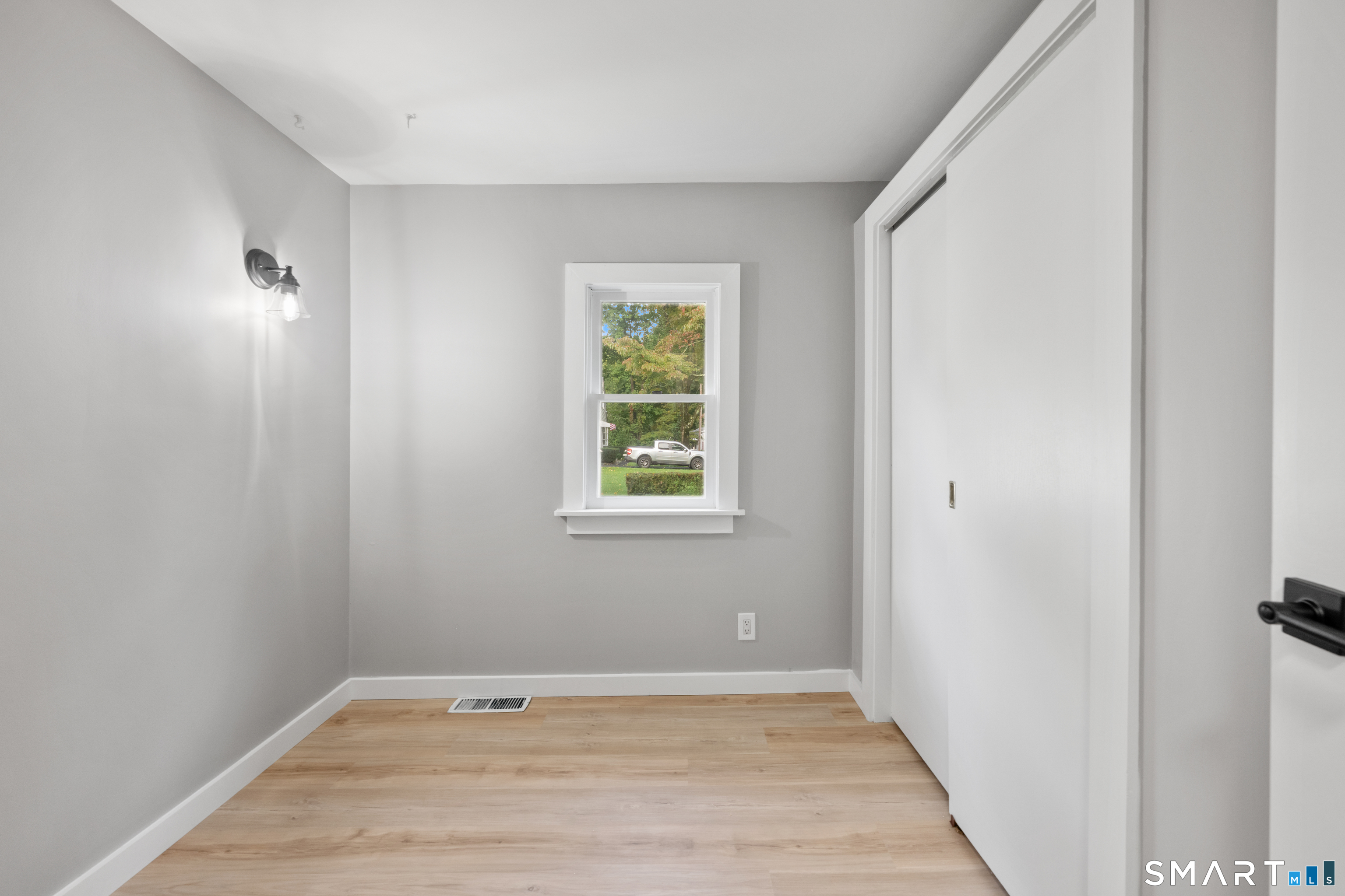 8 Hillside Road Property Photo 15