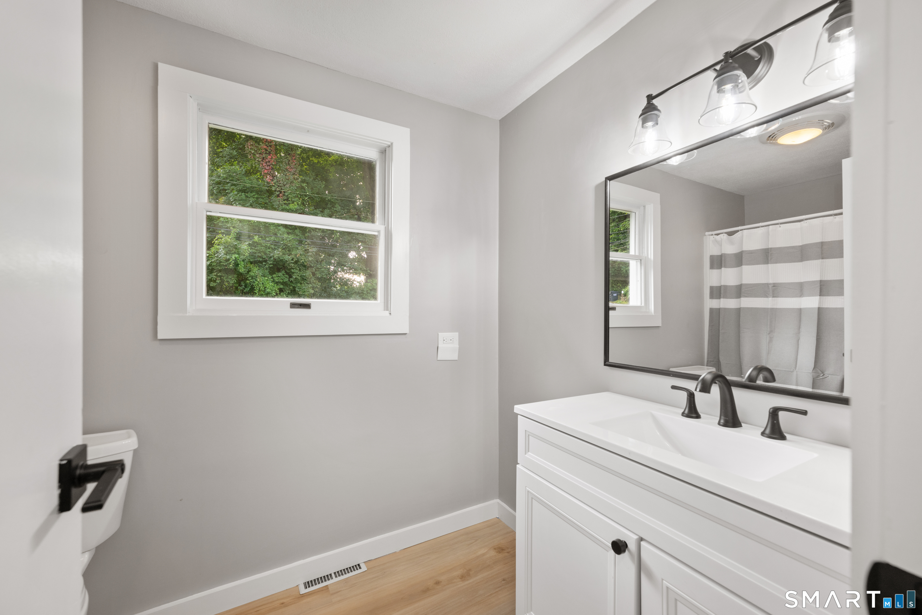 8 Hillside Road Property Photo 20