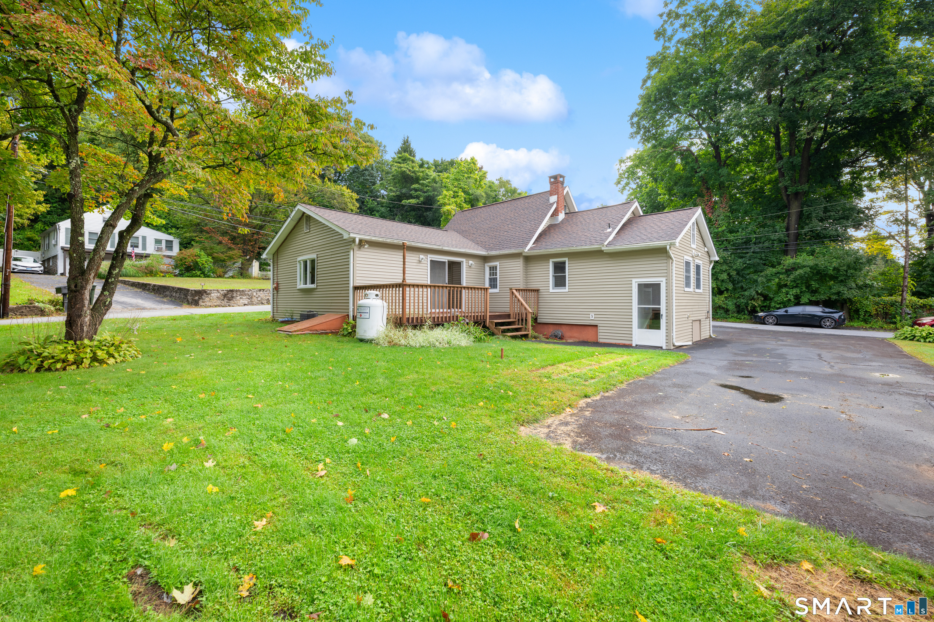 8 Hillside Road Property Photo 24