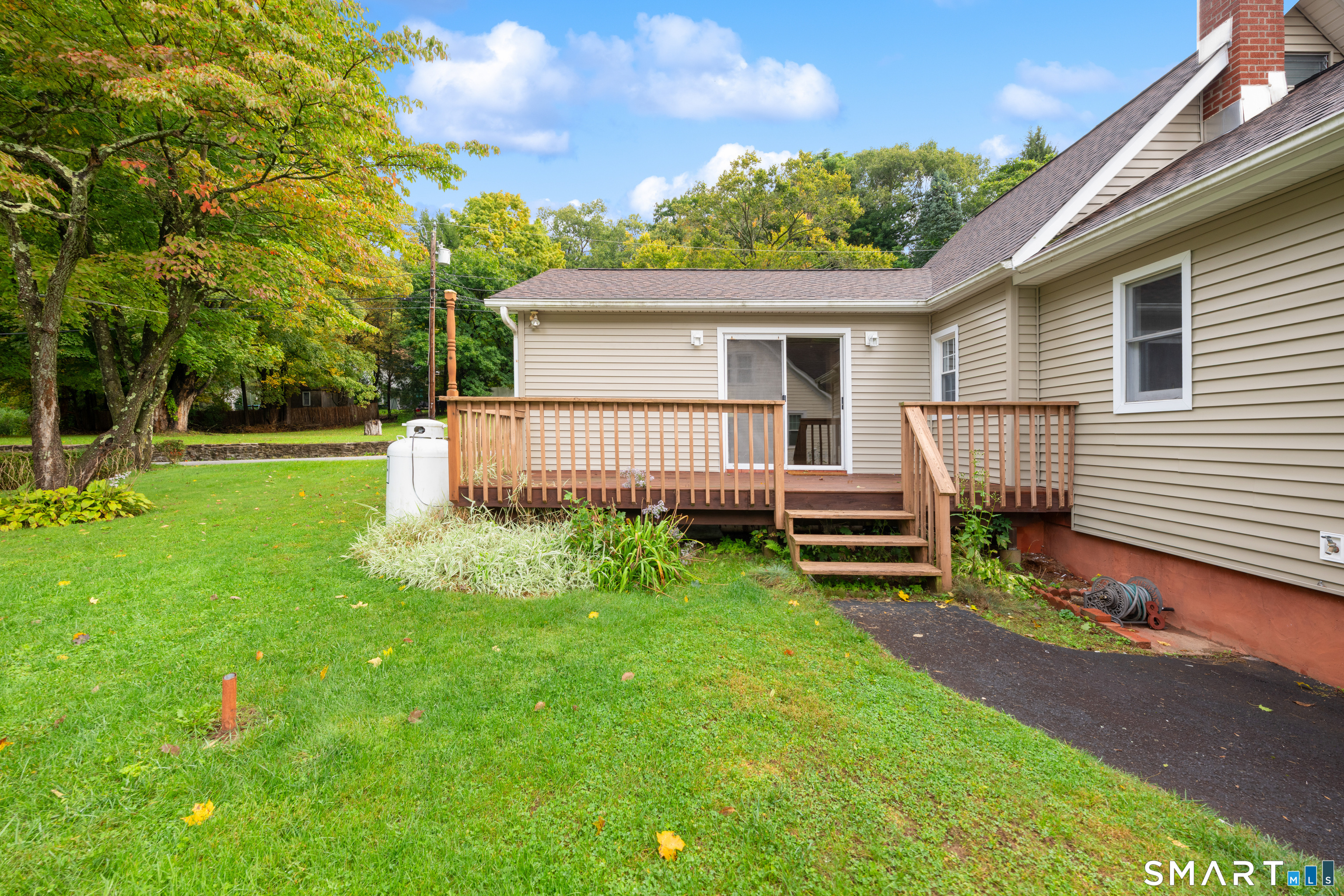 8 Hillside Road Property Photo 25