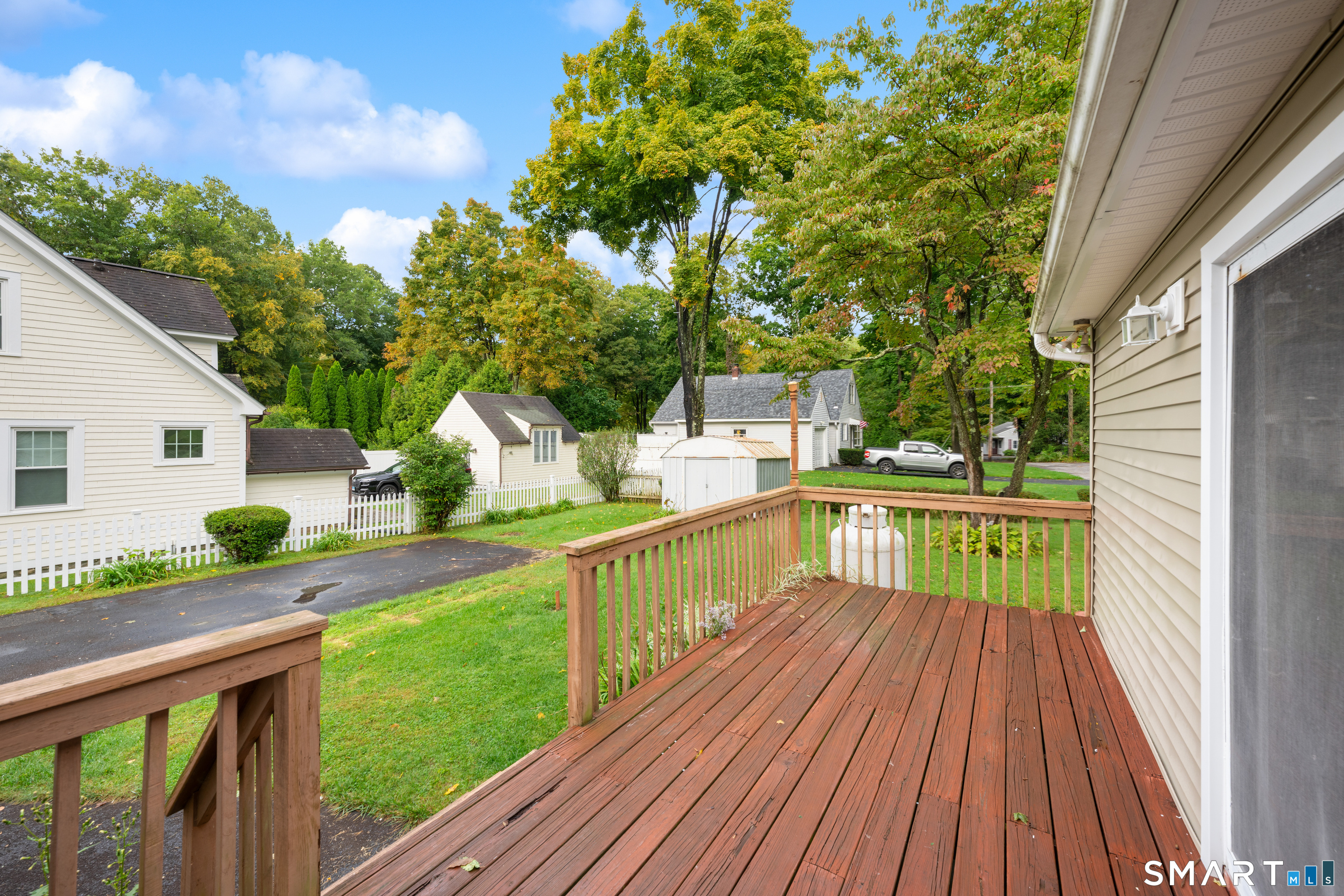 8 Hillside Road Property Photo 27