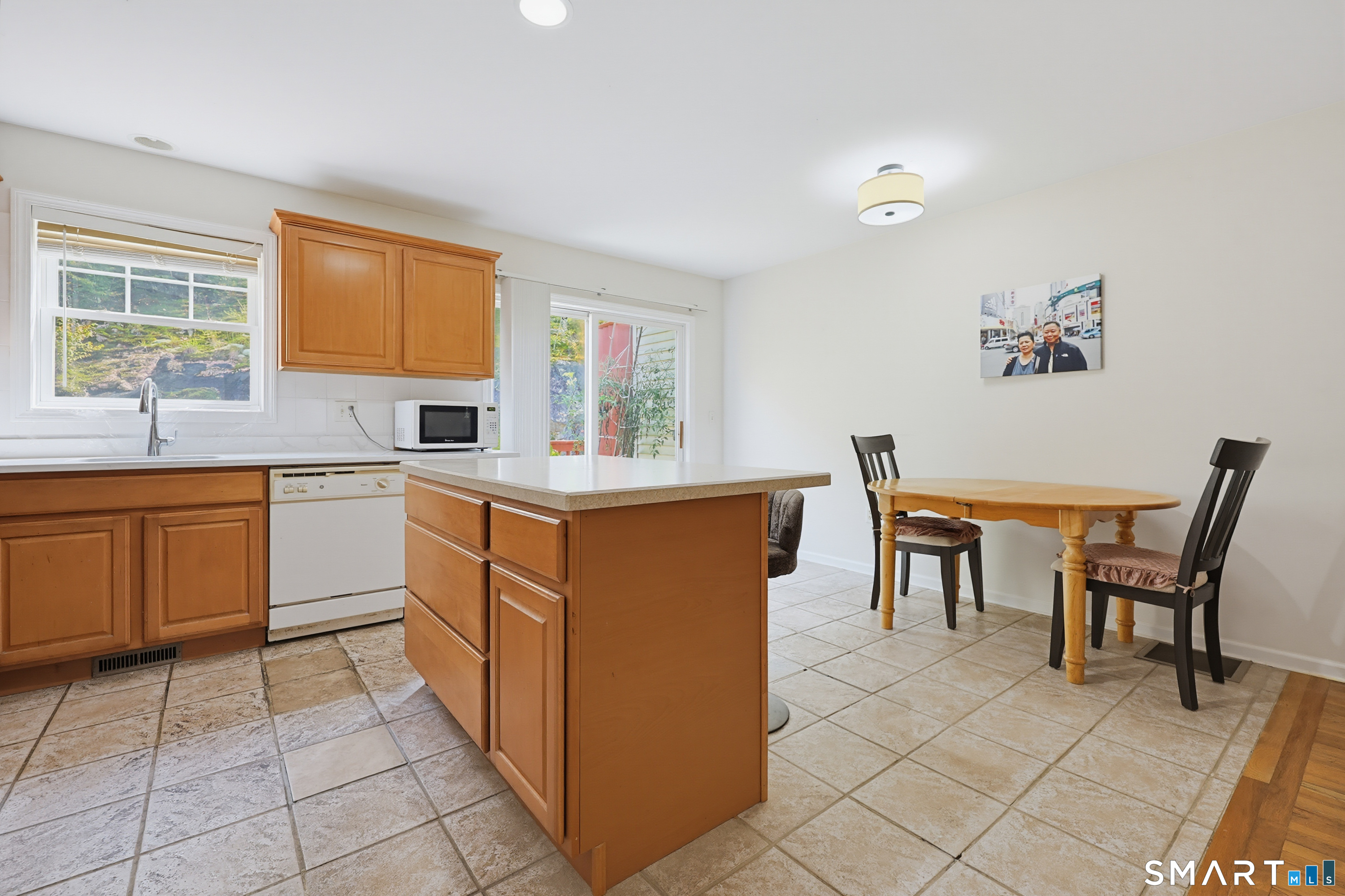 178 Summit Street Property Photo 4