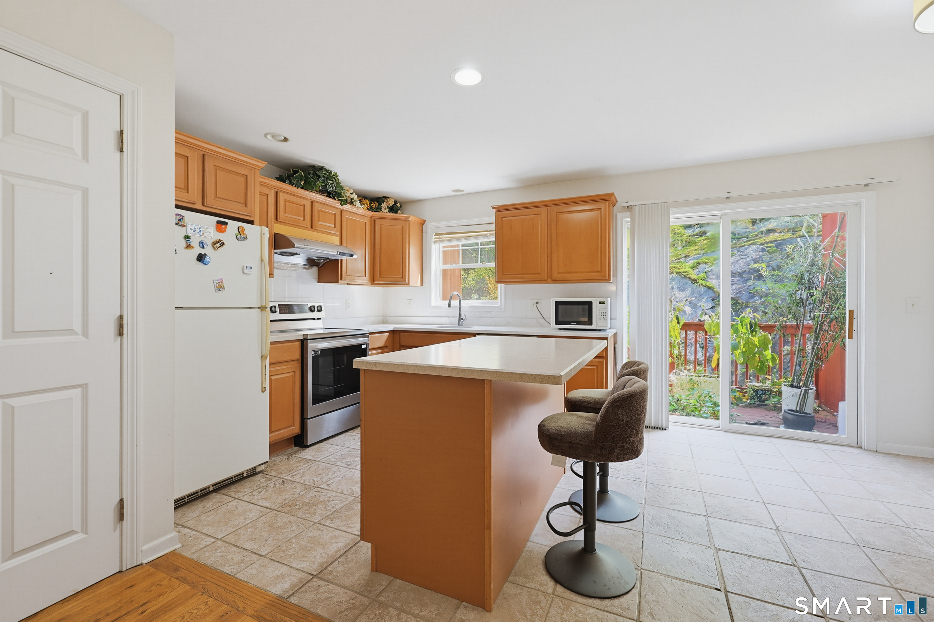 178 Summit Street Property Photo 6