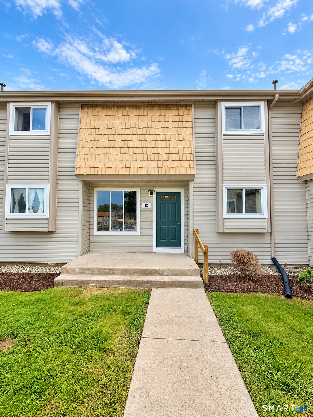 12 Carillon B Drive Property Photo 1