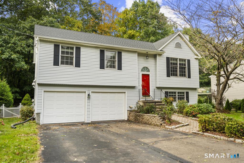 315 Kenwood Avenue Property Photo 1