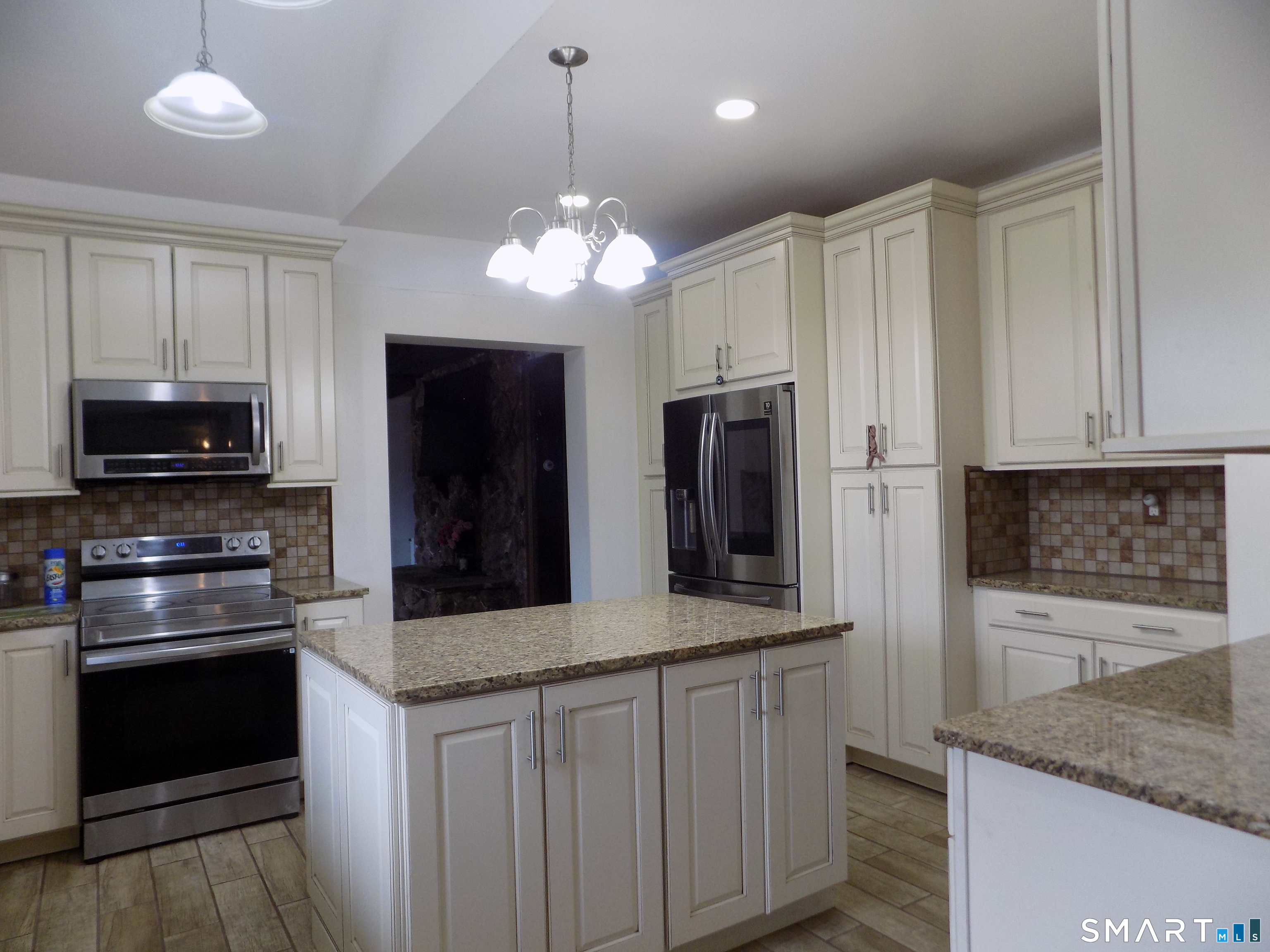 656 Kent Road Property Photo 8