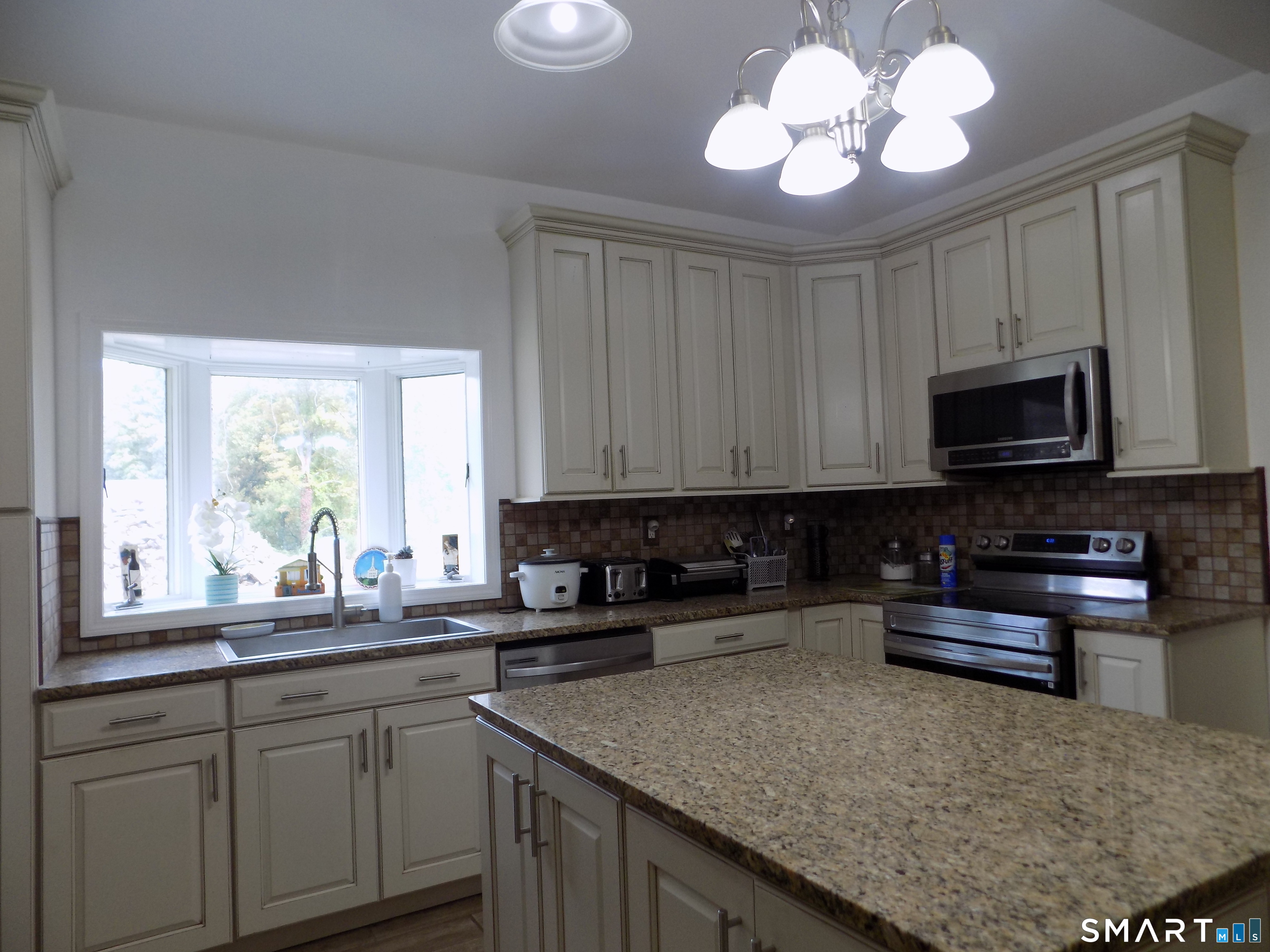 656 Kent Road Property Photo 9