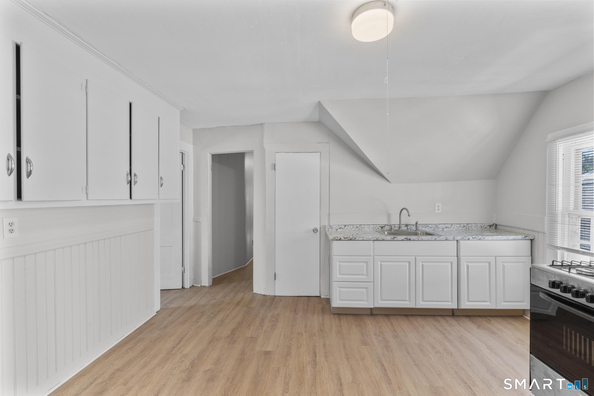 155 Babcock 3 Street Property Photo 5
