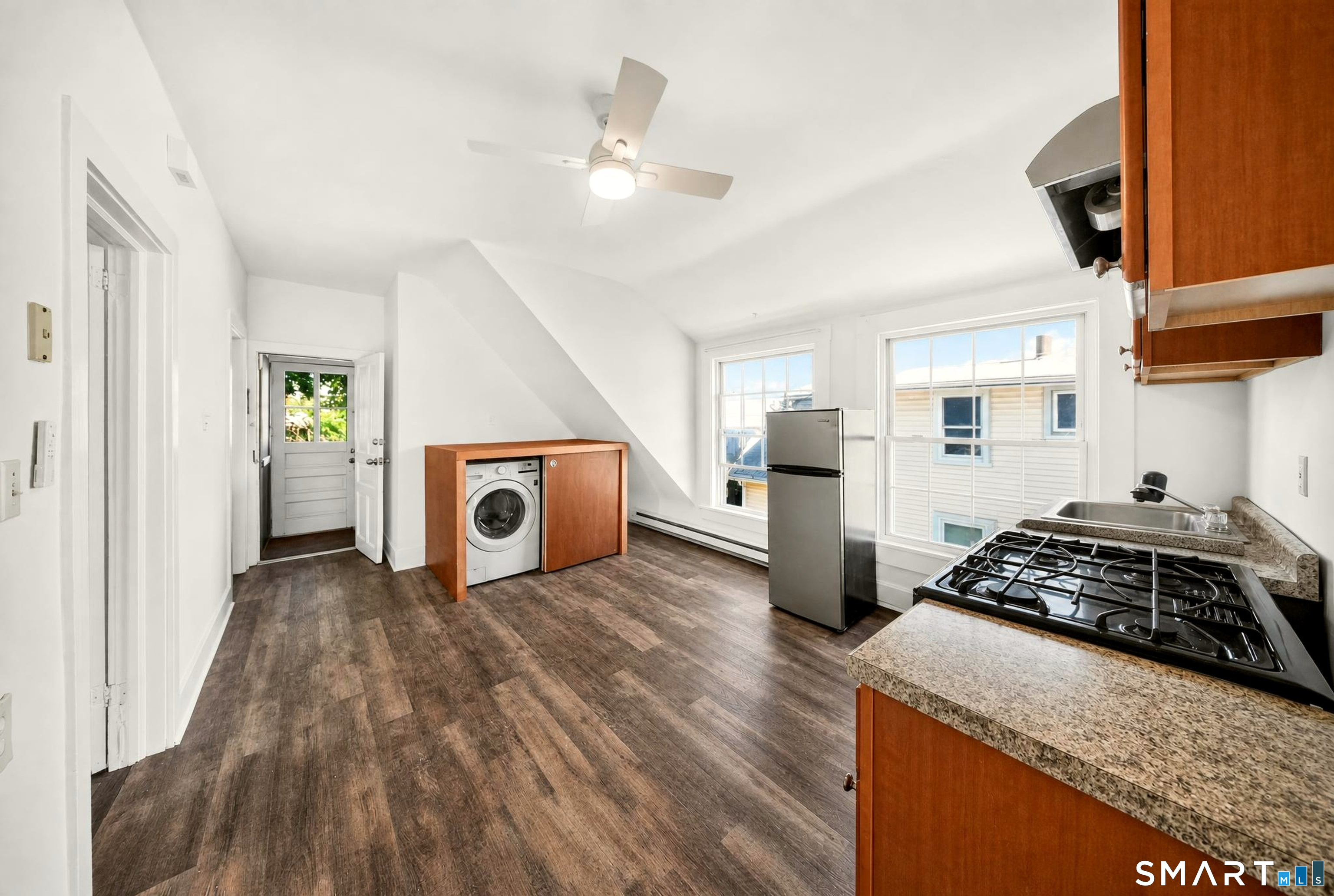 42-46 Hanford Avenue Property Photo 3