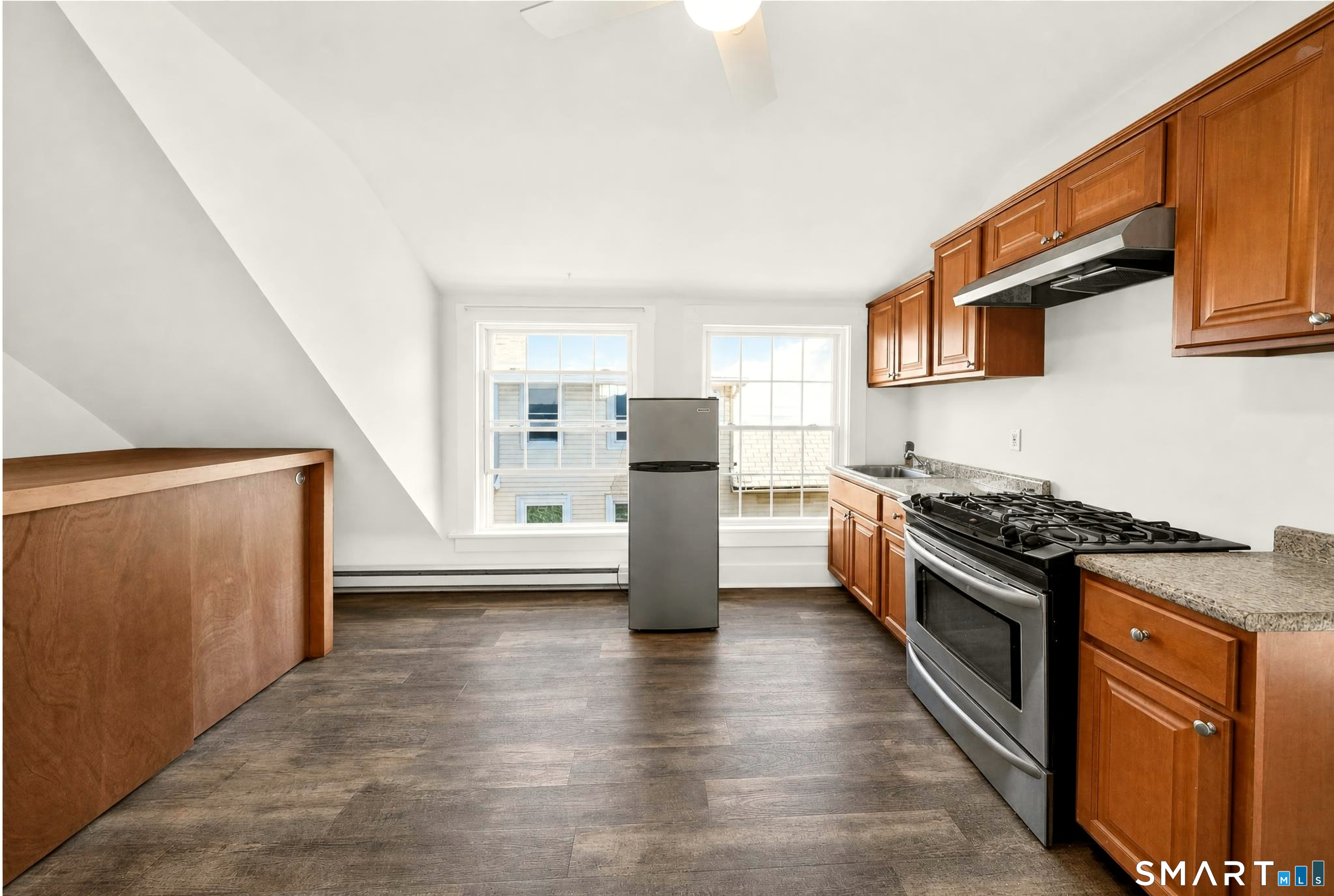 42-46 Hanford Avenue Property Photo 4
