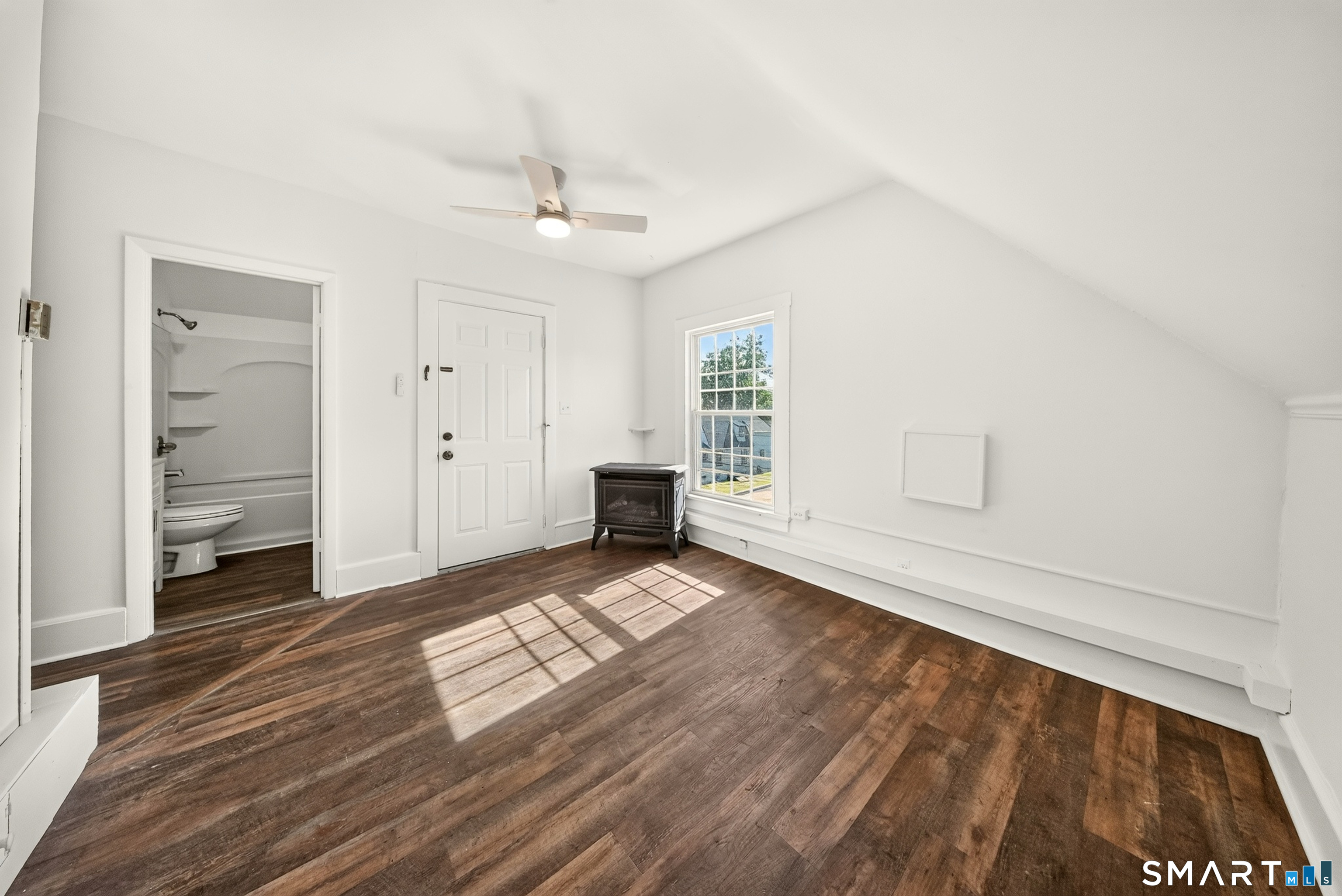 42-46 Hanford Avenue Property Photo 7