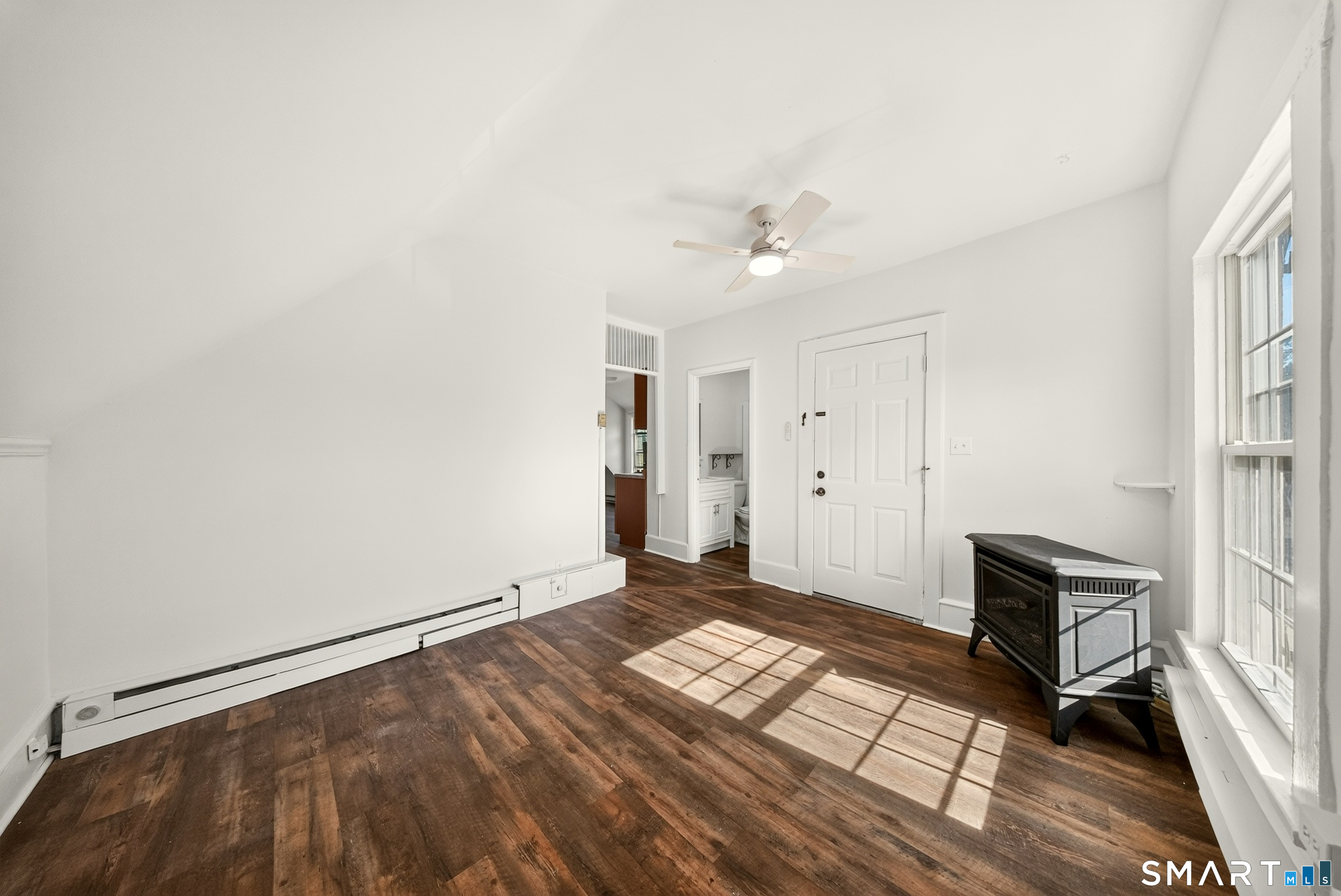 42-46 Hanford Avenue Property Photo 8