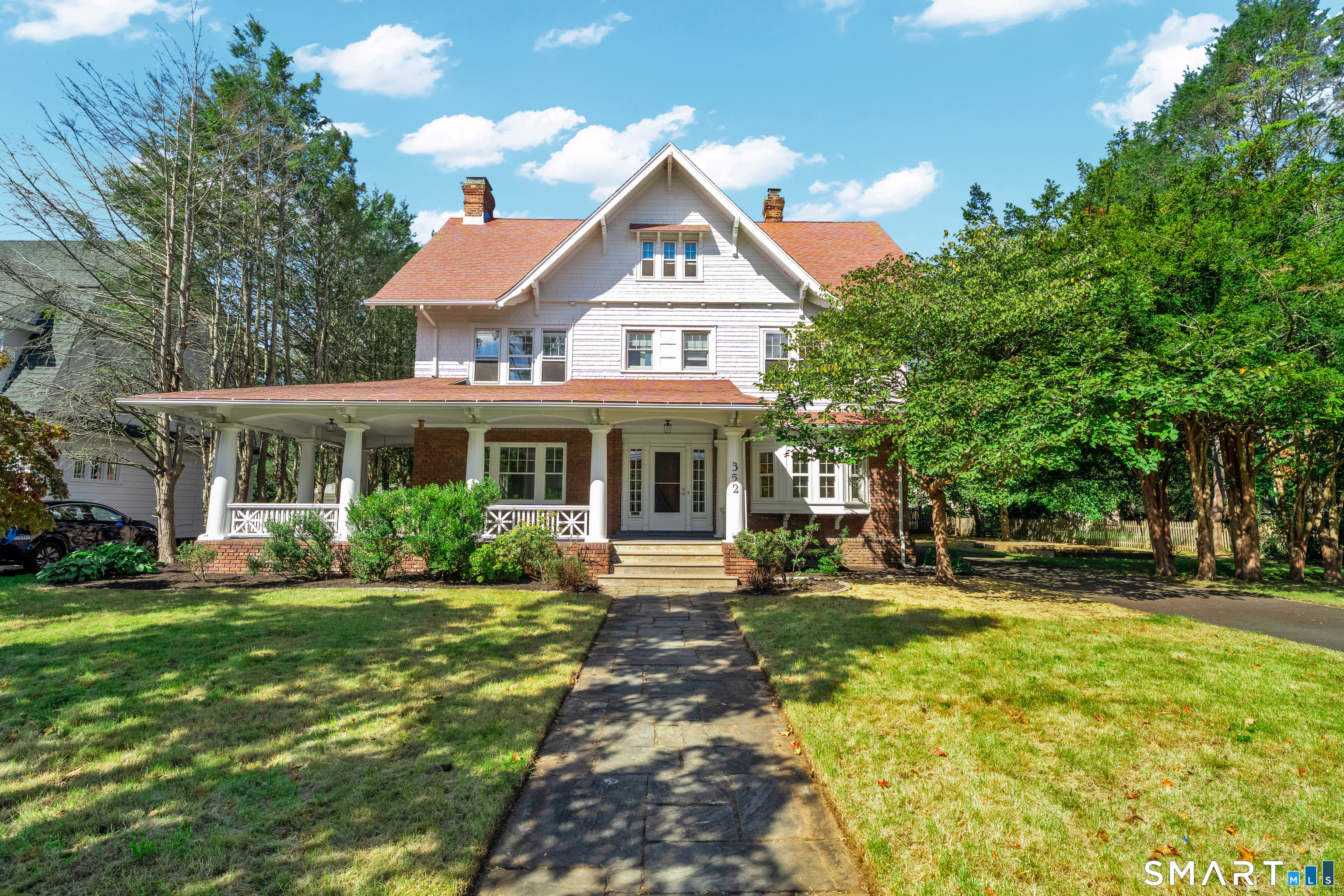 352 Mckinley Avenue Property Photo 1