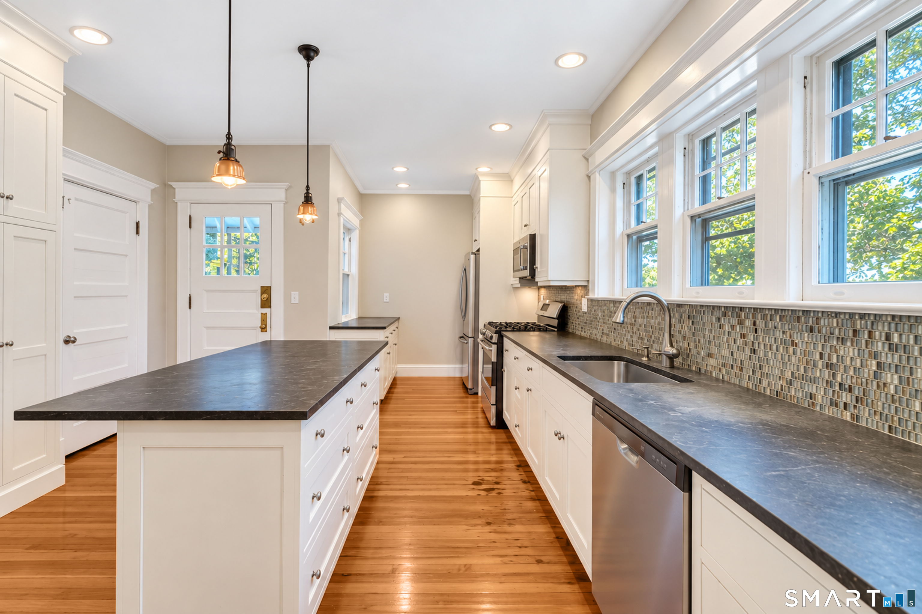 352 Mckinley Avenue Property Photo 12