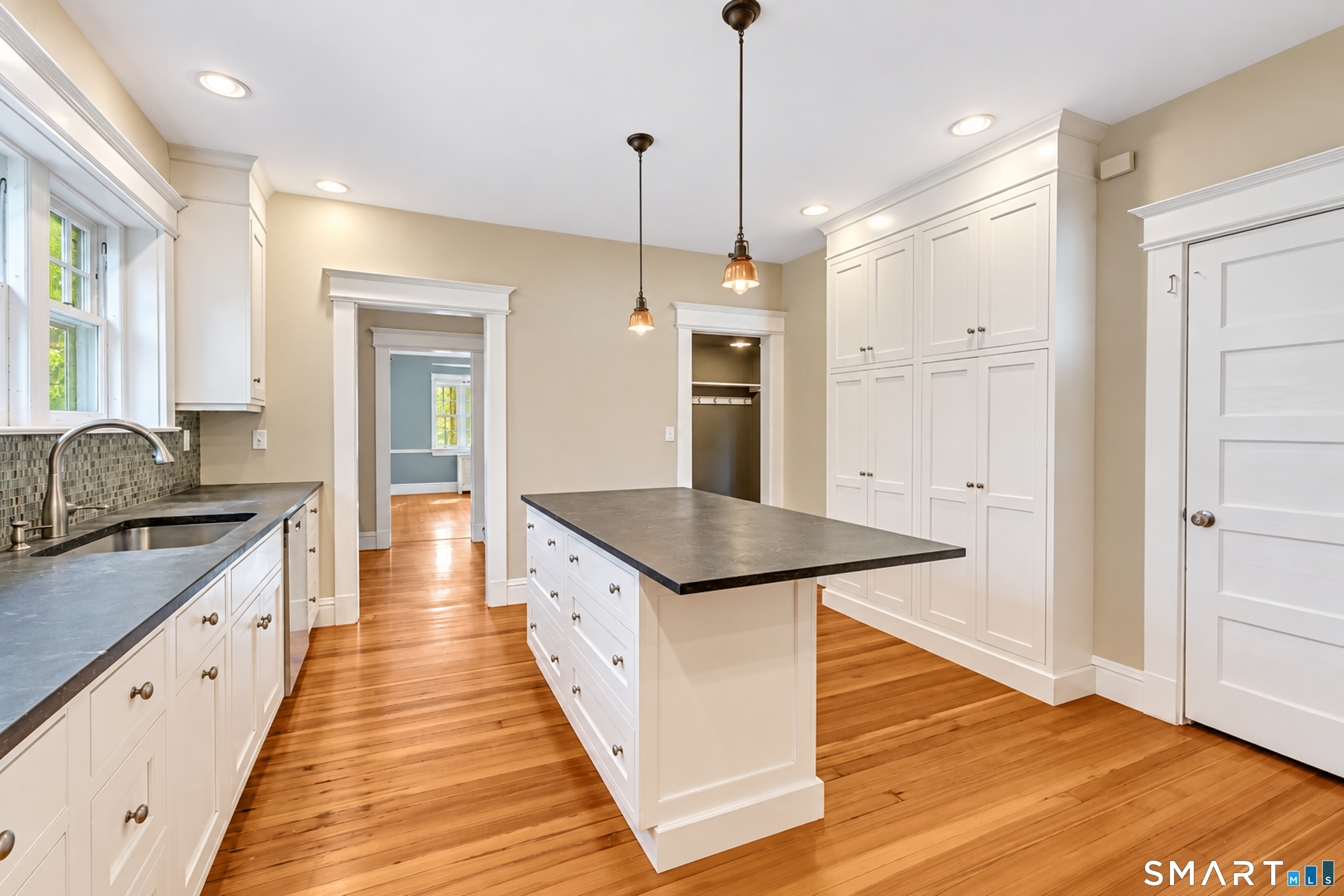 352 Mckinley Avenue Property Photo 13