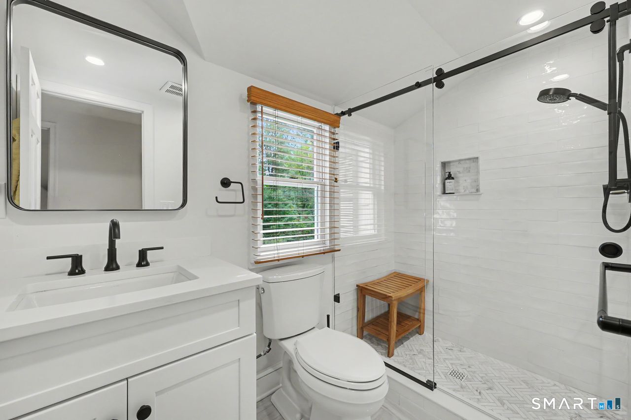 211 Laurel Road Property Photo 26