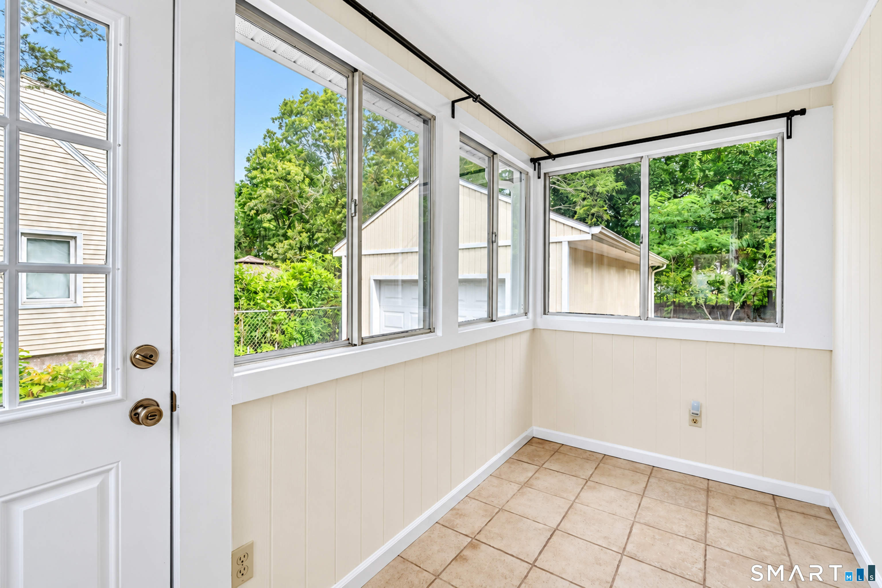 21 Monroe Street Property Photo 10