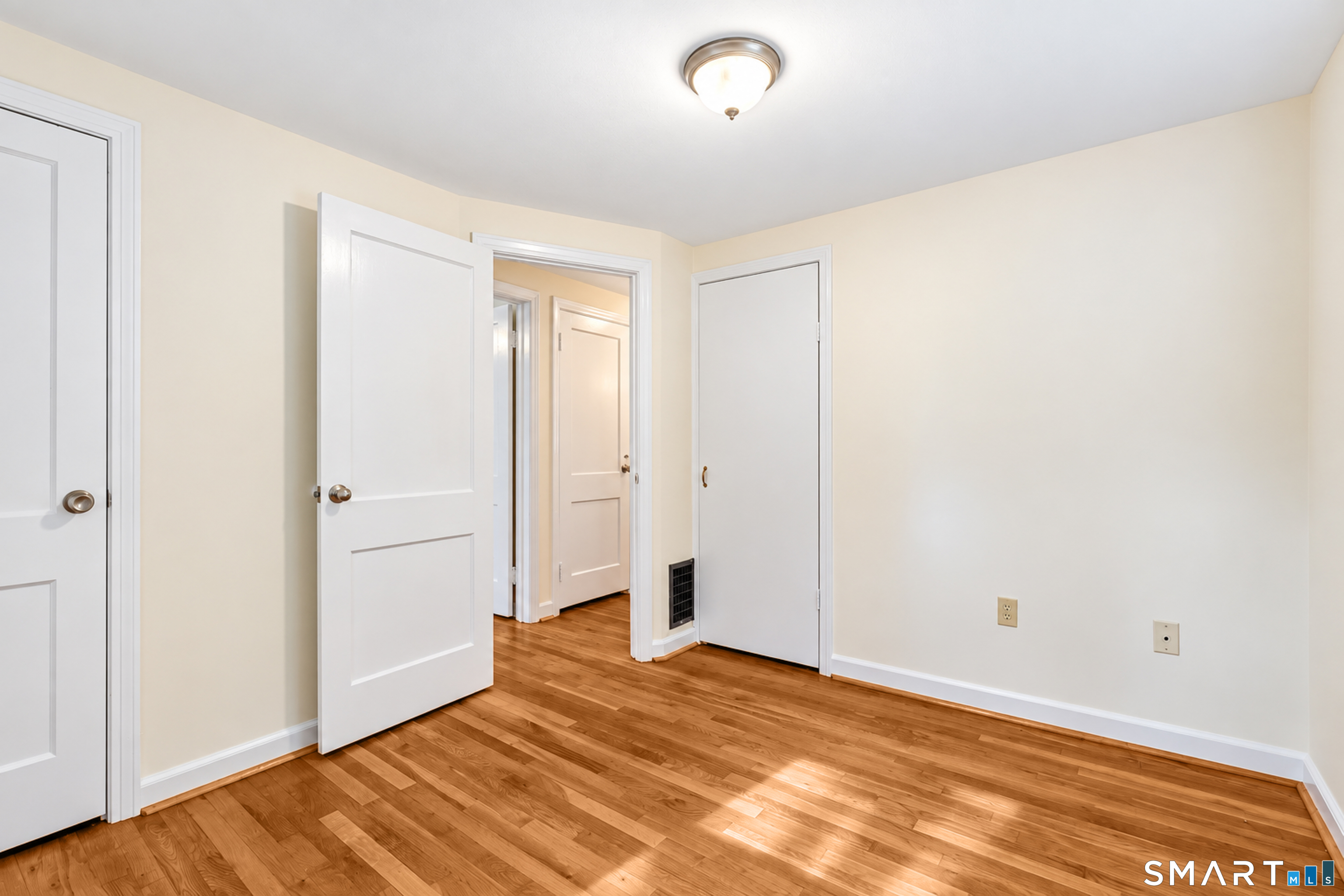 21 Monroe Street Property Photo 16