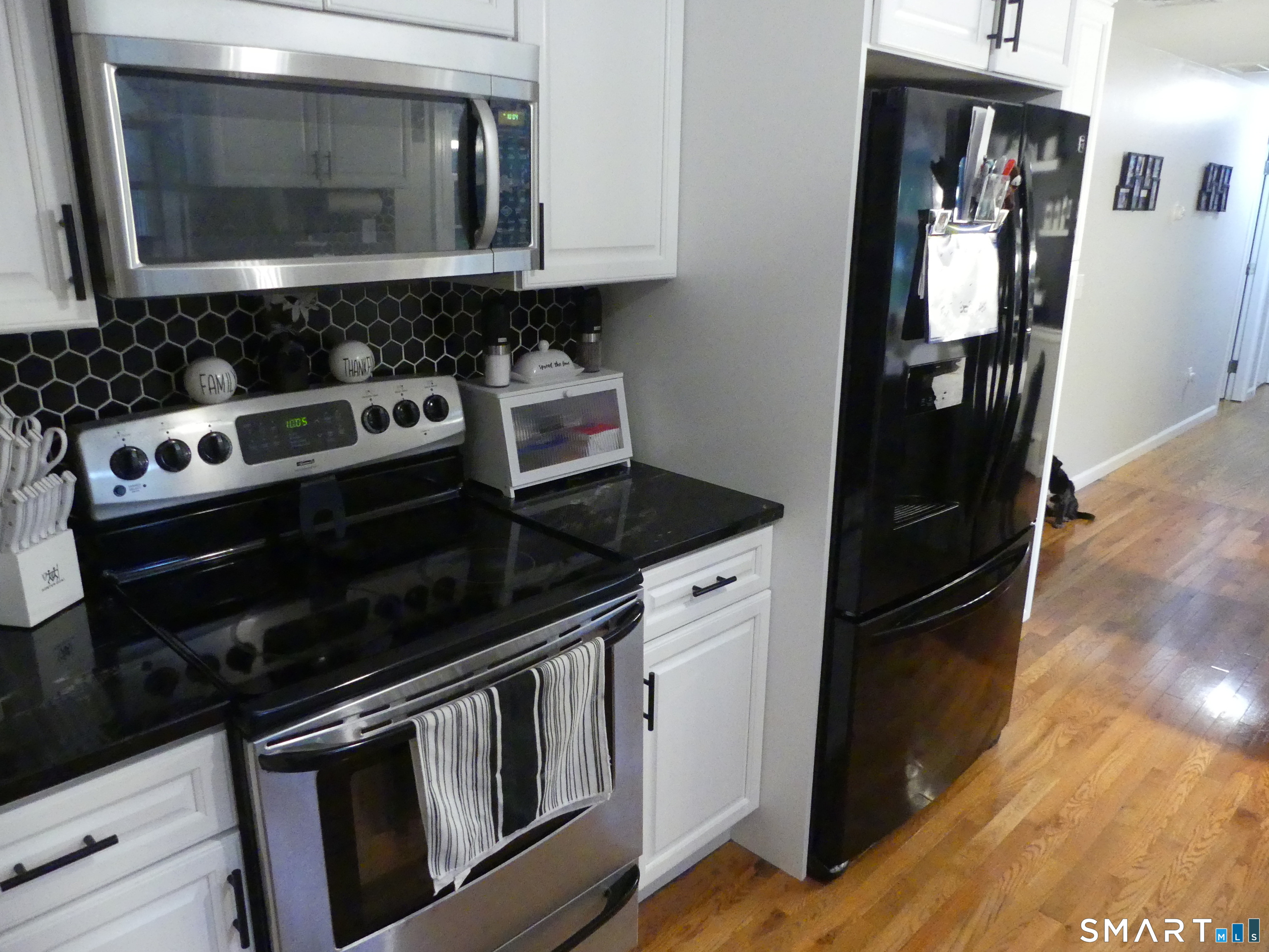 320 Jerome Avenue Property Photo 6