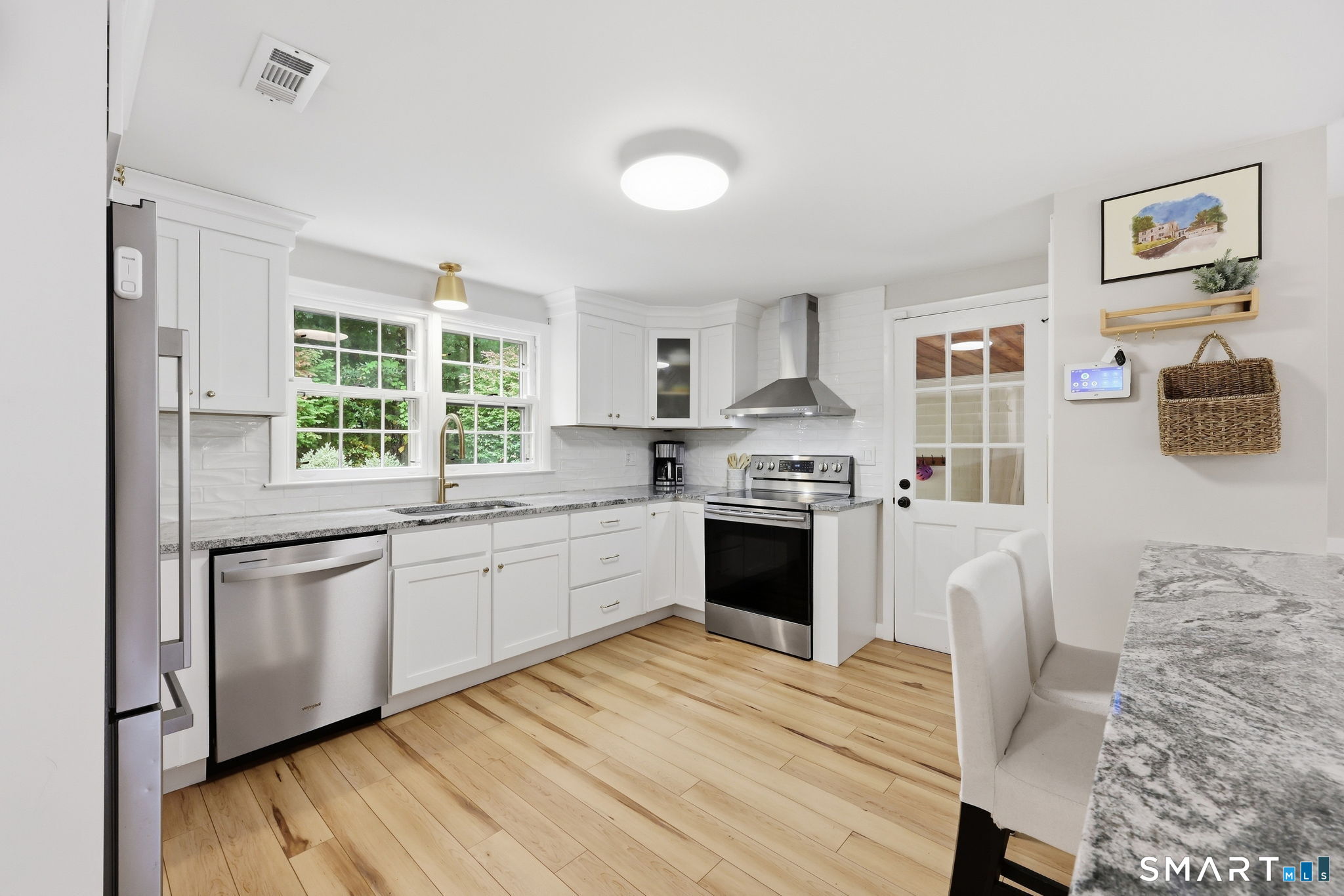 182 Vernon West Street Property Photo 2
