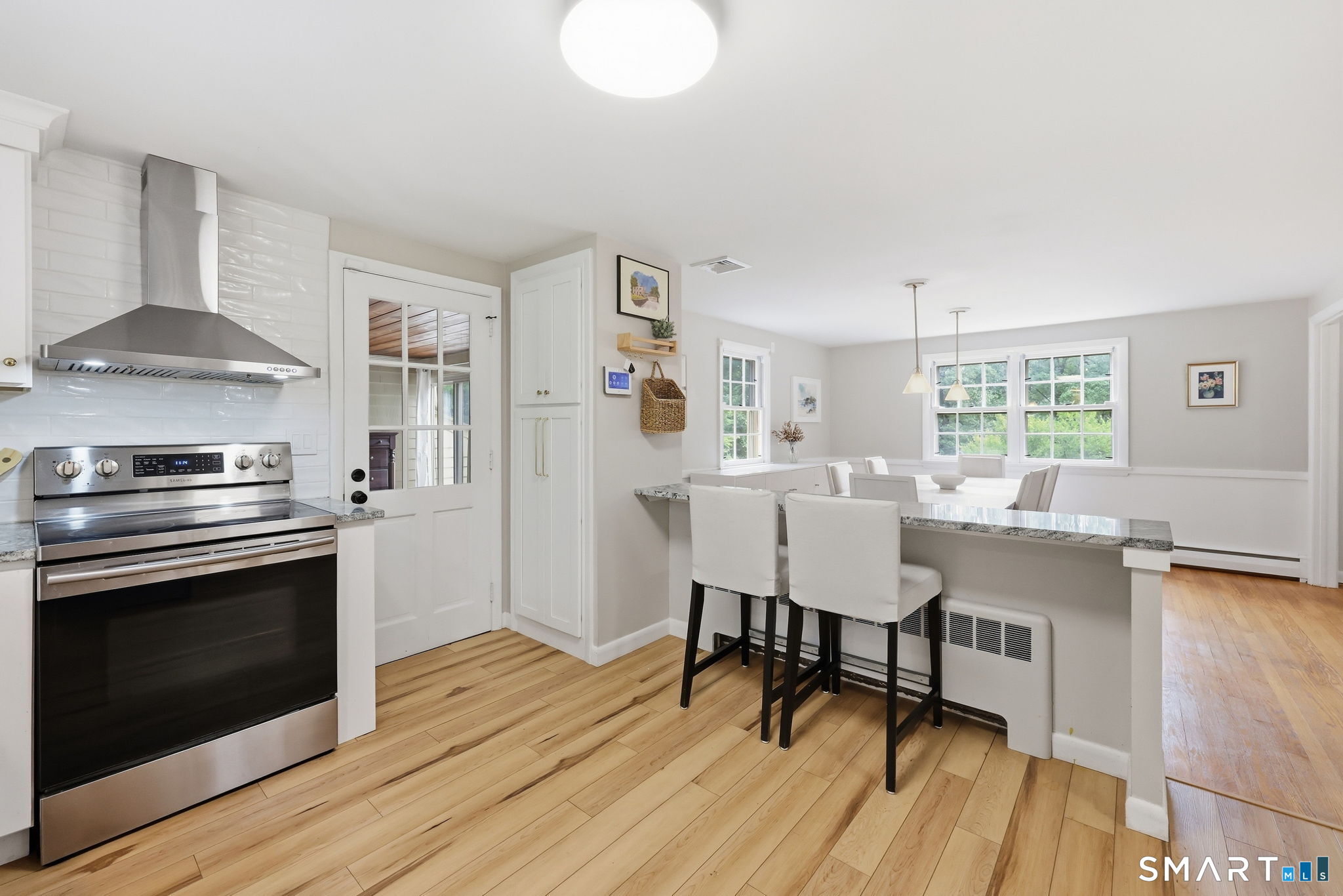 182 Vernon West Street Property Photo 4