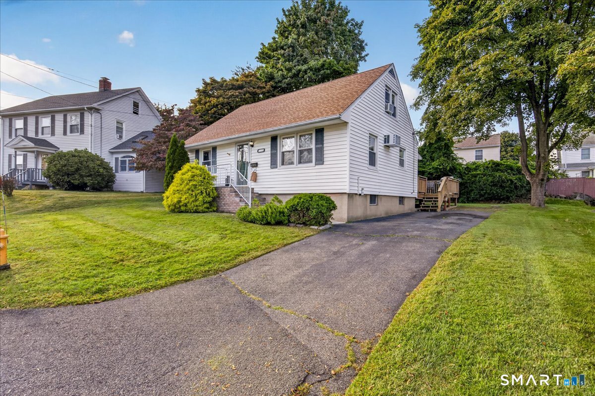 96 Van Street Property Photo 2