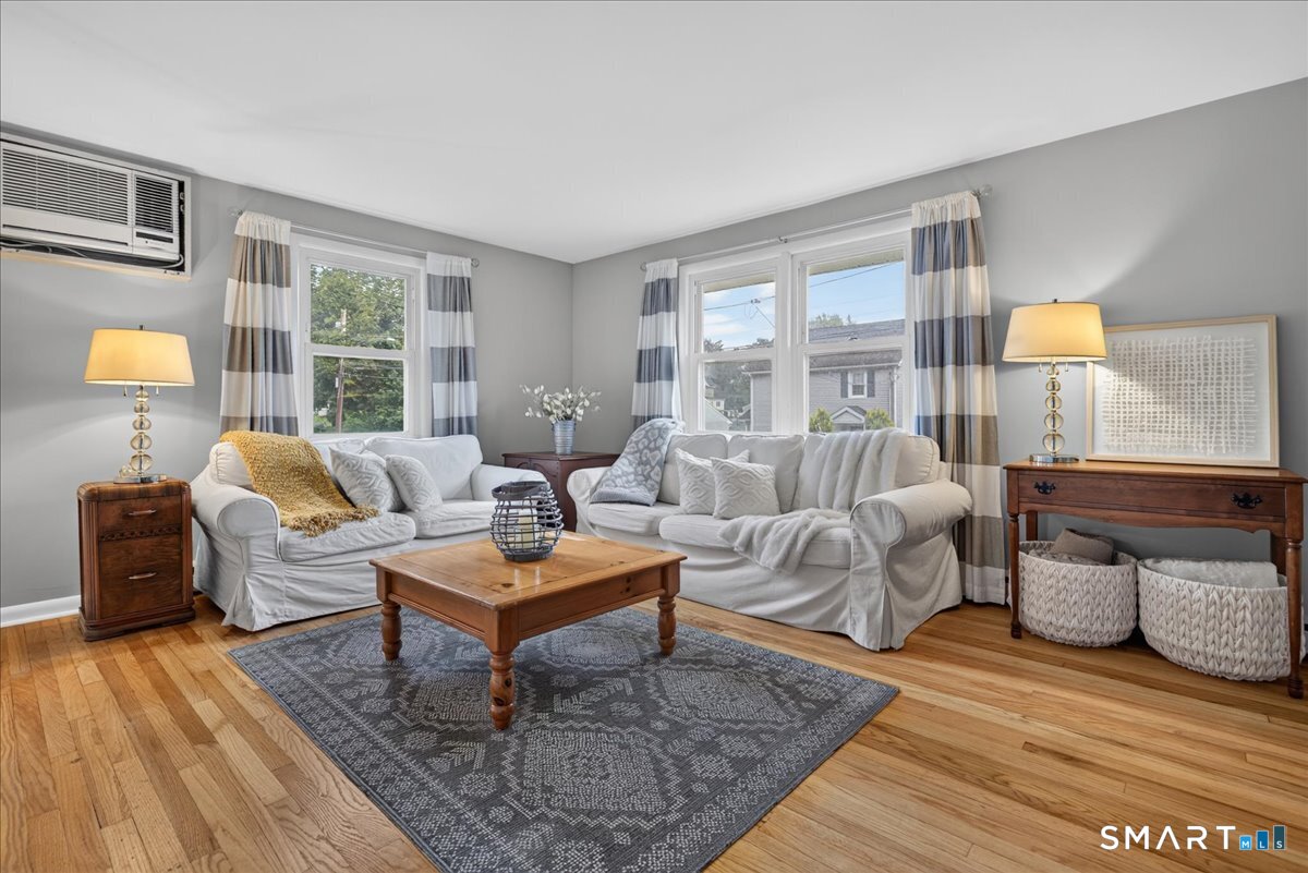 96 Van Street Property Photo 4