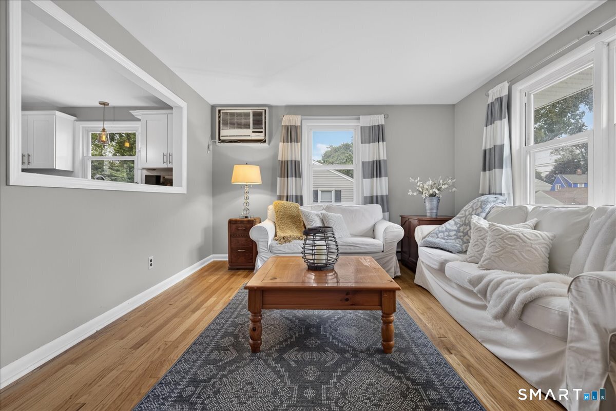 96 Van Street Property Photo 7
