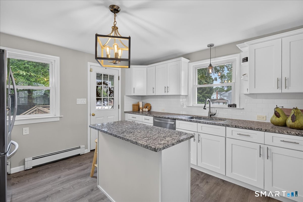 96 Van Street Property Photo 8