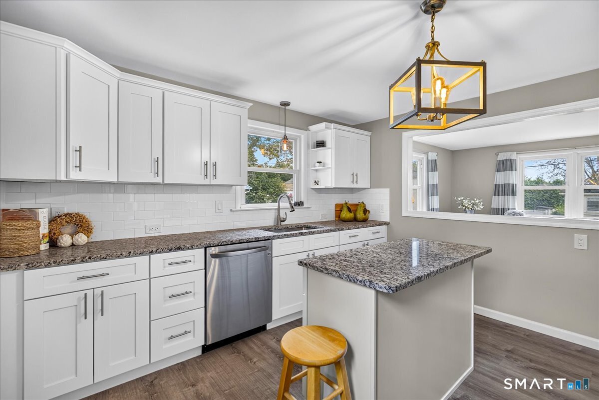 96 Van Street Property Photo 10