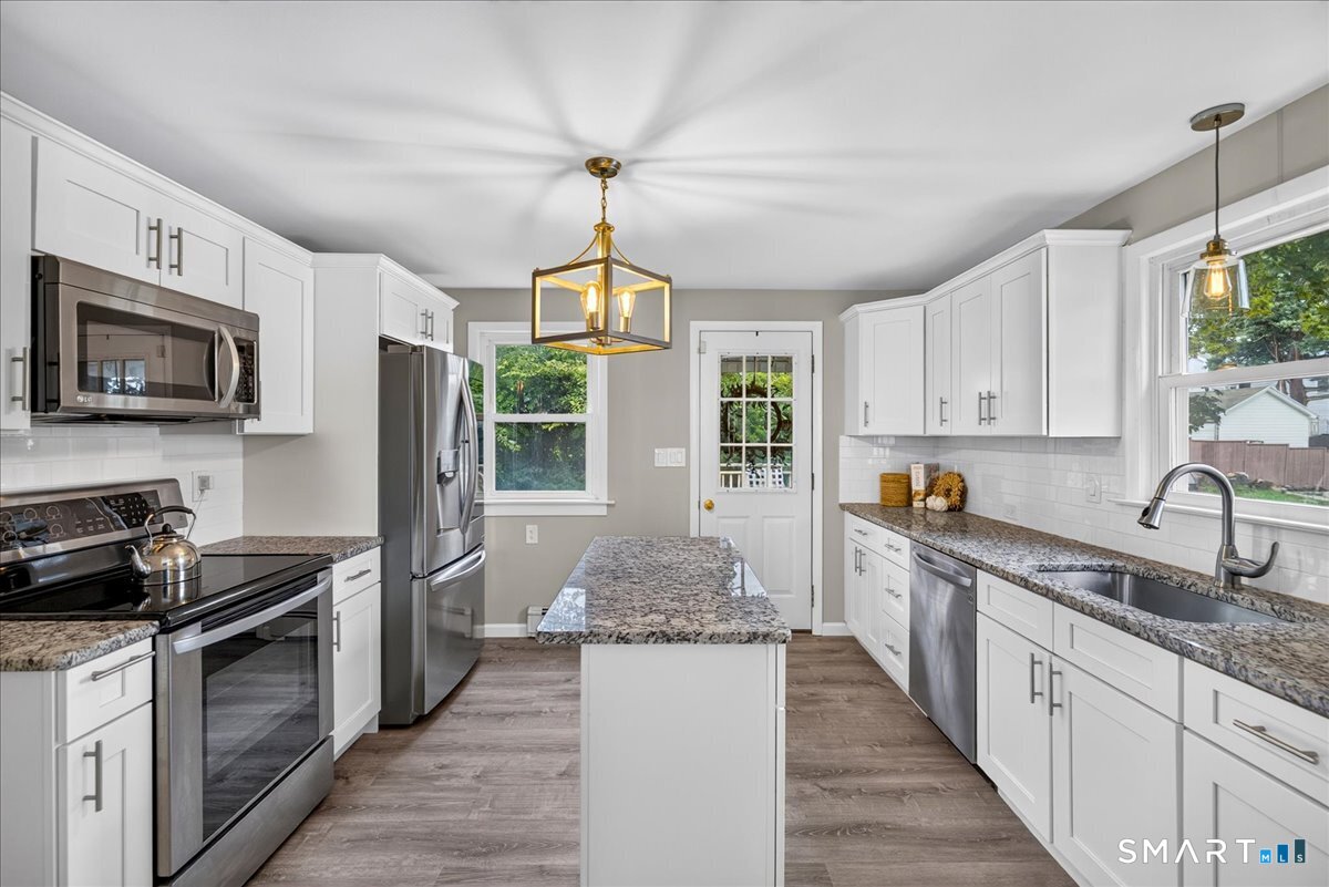 96 Van Street Property Photo 12