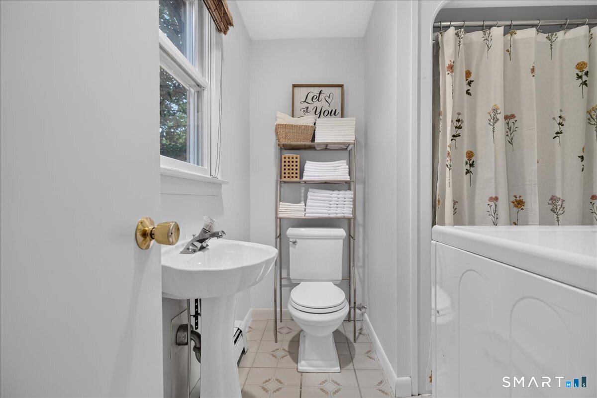 96 Van Street Property Photo 18