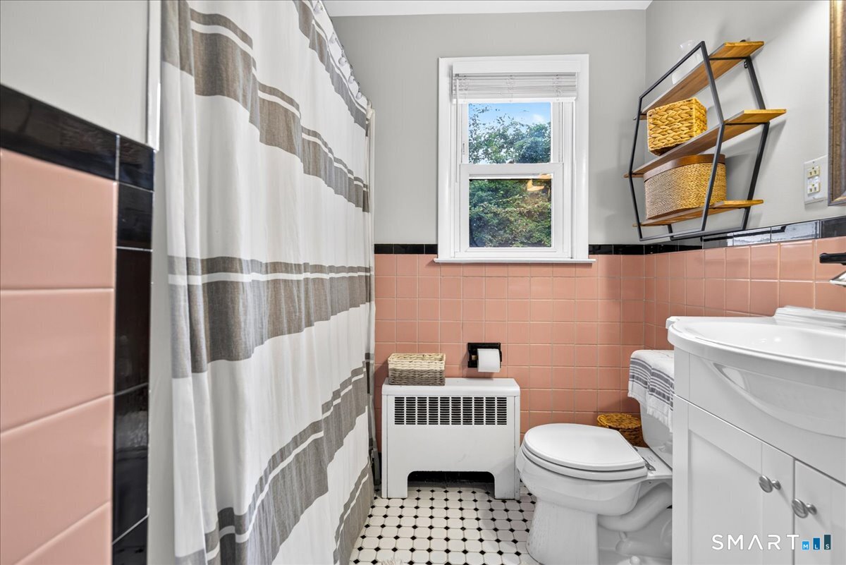 96 Van Street Property Photo 20