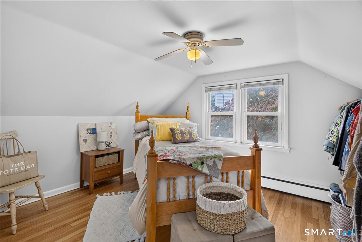 96 Van Street Property Photo 23